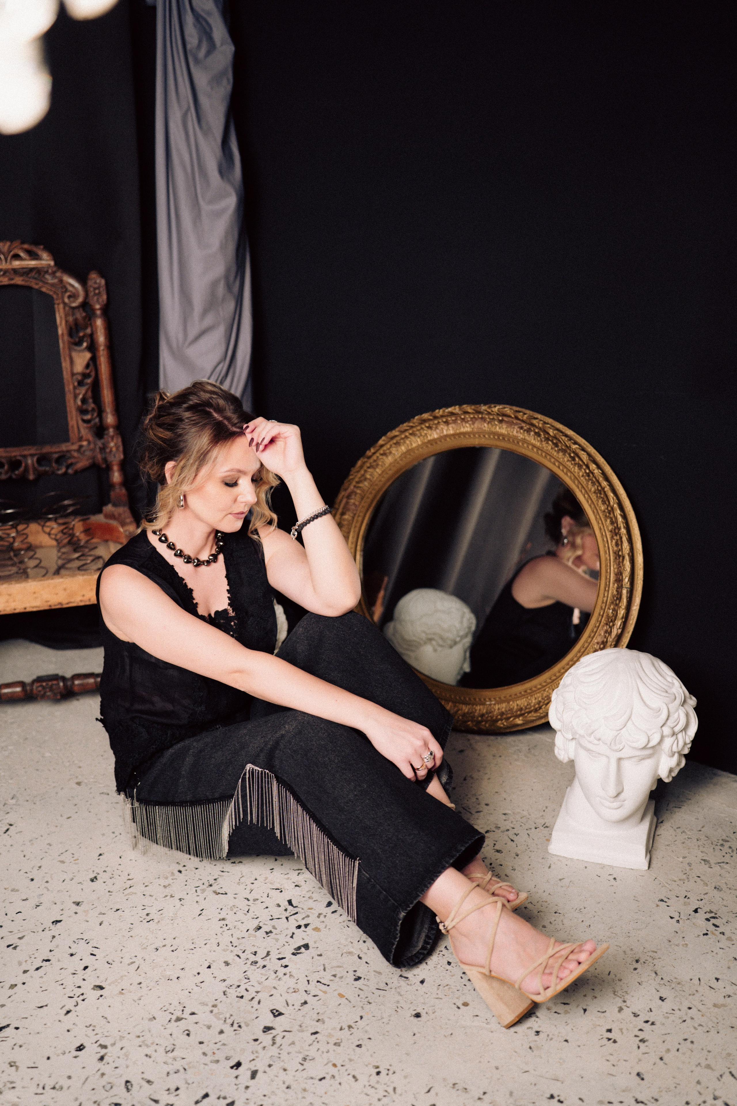 НОВОГОДНЯЯ ФОТОСЕСИИЯ В СТУДИИ ДЛЯ ДЕВУШКИ И ПРОГУЛКА ПО ЧЕРНЫШЕВСКОЙ. Профессиональный фотограф, Санкт-Петербург — Виктория Богомолова