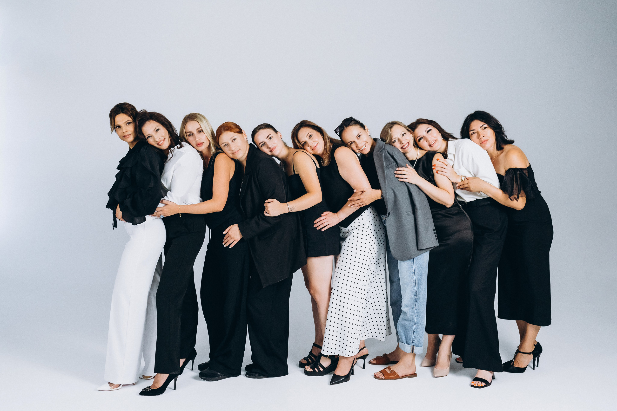 Контакты. Первая в Ейске школа моделей — B.M.Academy