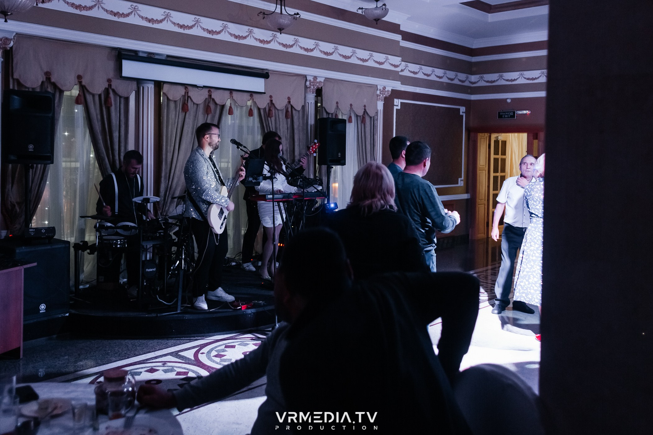 ПЯТНИЦА ДЛЯ ДРУЗЕЙ в ресторане «Империя»