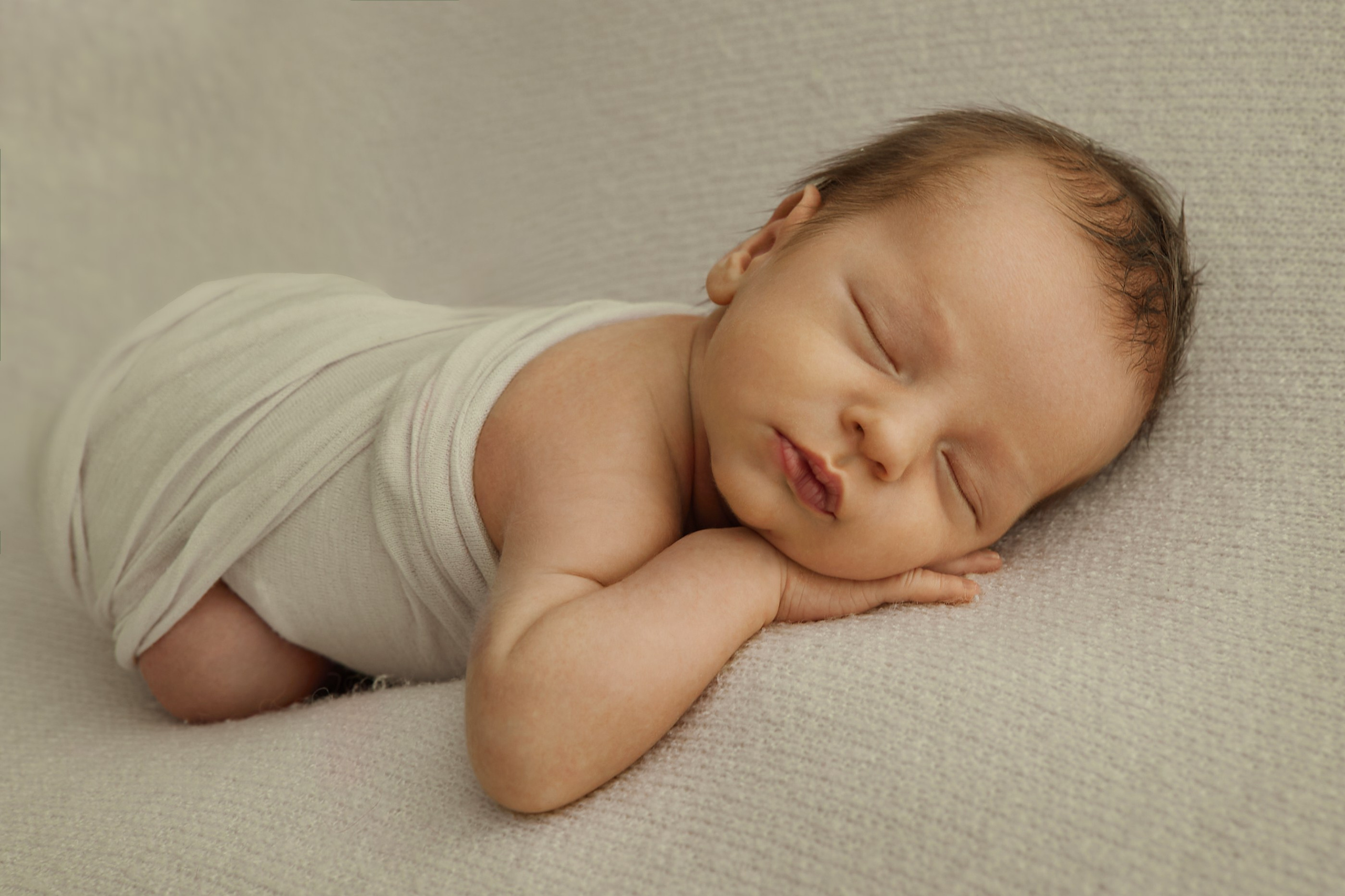 Newborn. Фотограф женского портрета, беременности и материнства Харькова Елена