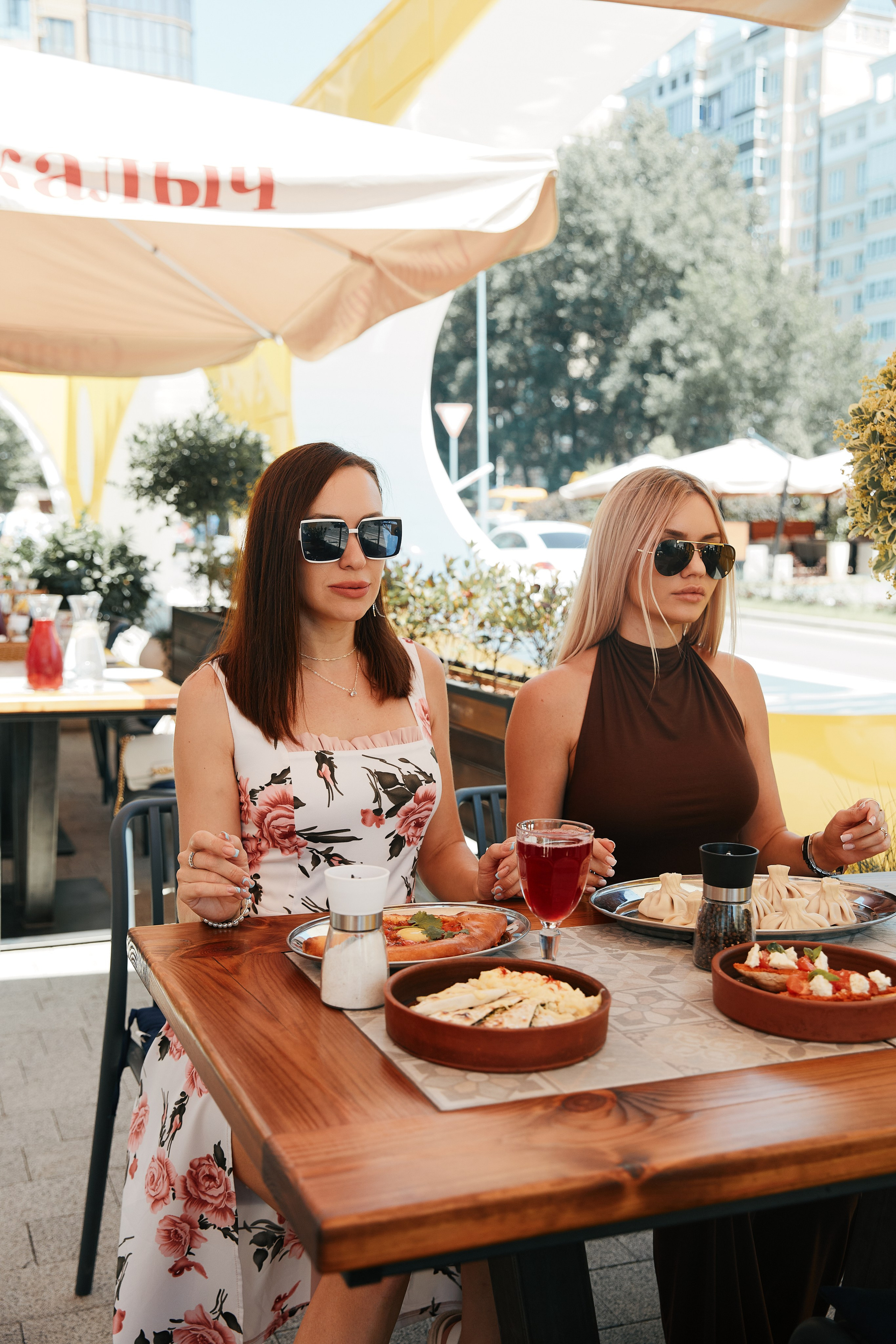 Терраса и завтраки в Старик Хинкалыч ТЦ Сыр 09.07. Свадебный репортажный фотограф краснодар максим дремов дрёмов фотосессия студия цена
