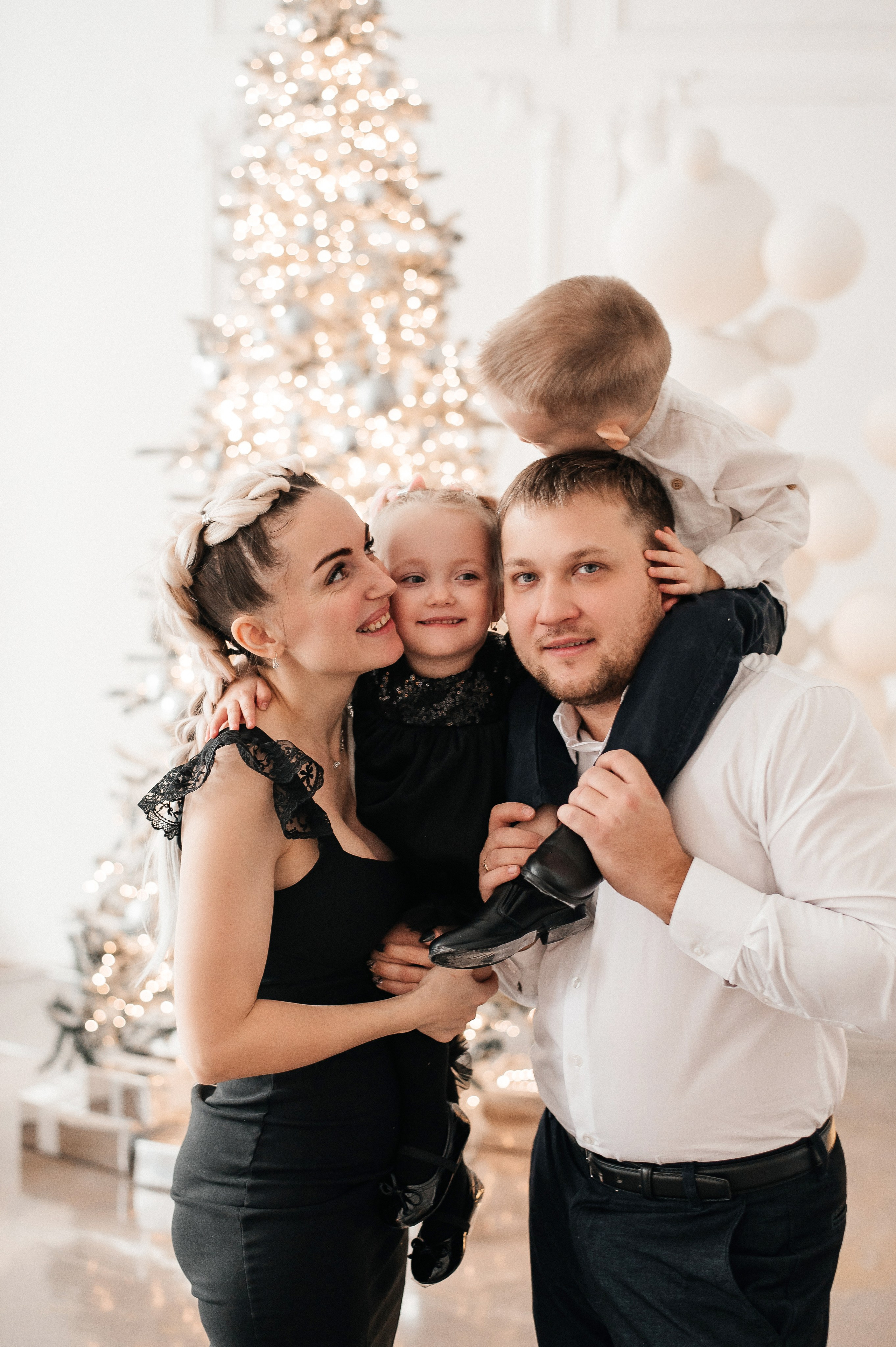 Смотреть в одну сторону. Свадебный и семейный фотограф в Красноярске Виктория Тимонина