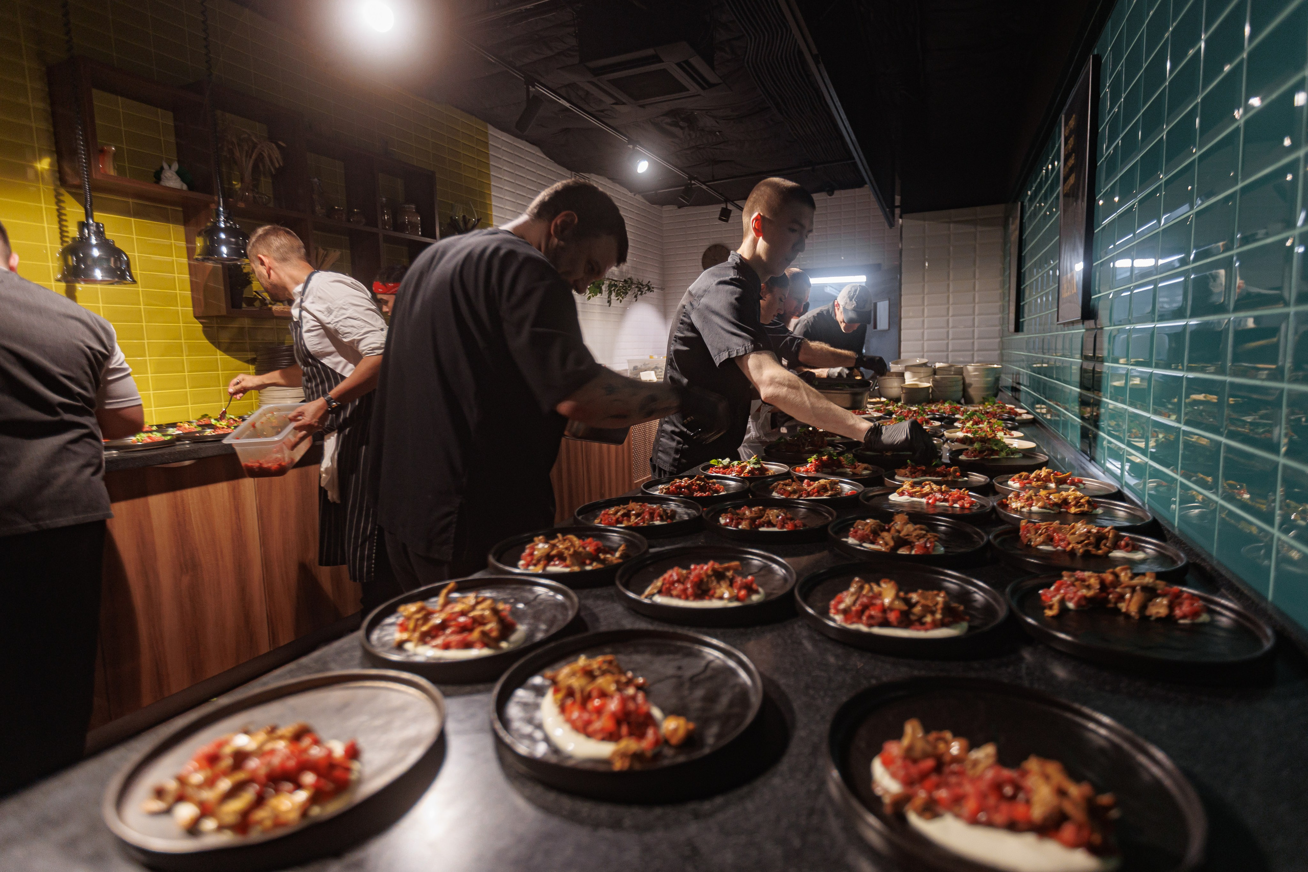 Фотографии с Гастроужина Честер Челябинск 5 ЛЕТ.5 ШЕФОВ