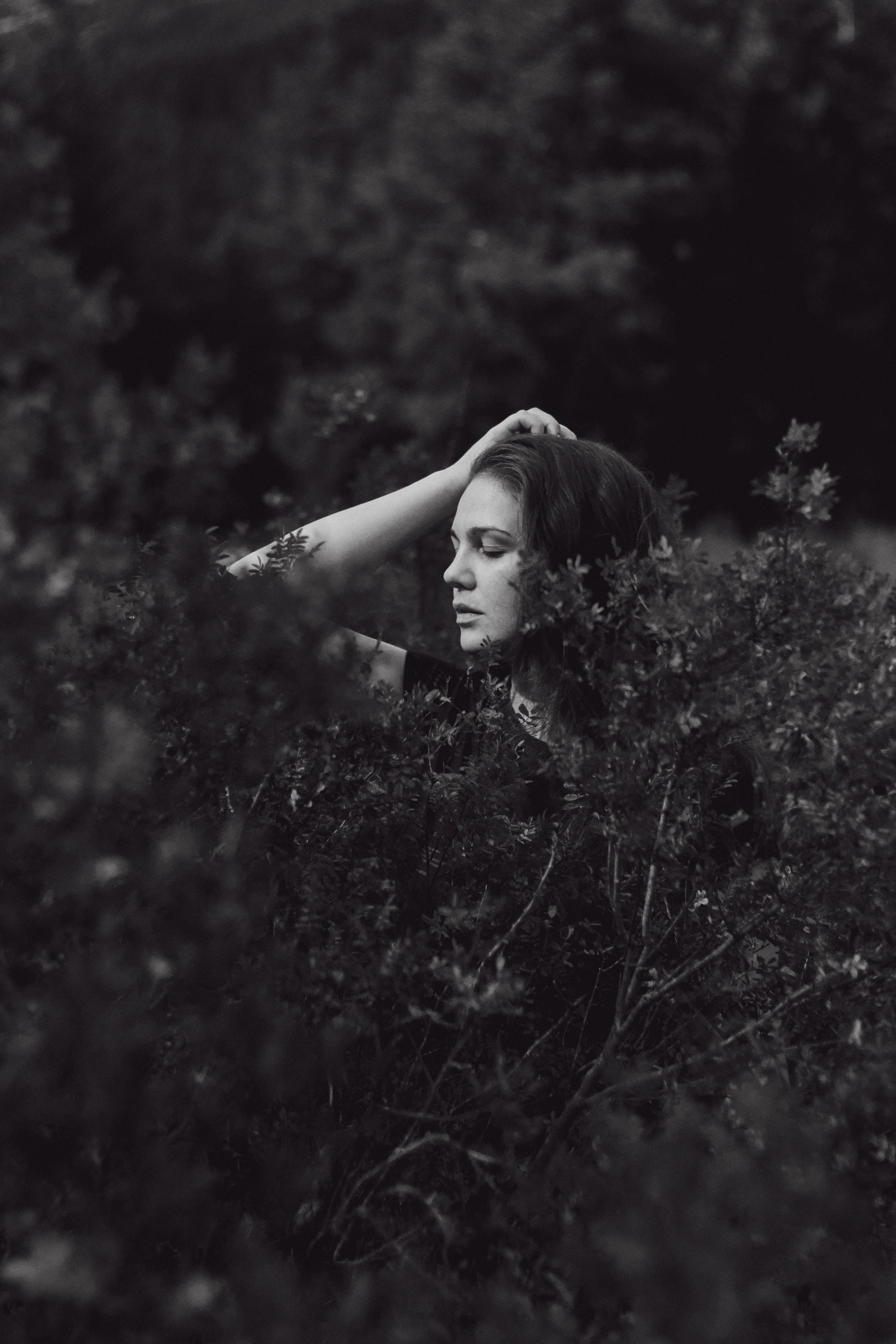 Саша во мхах / Каркаралинск. Фотограф Наталья Гончарова. Снимаю живые портреты в Алматы