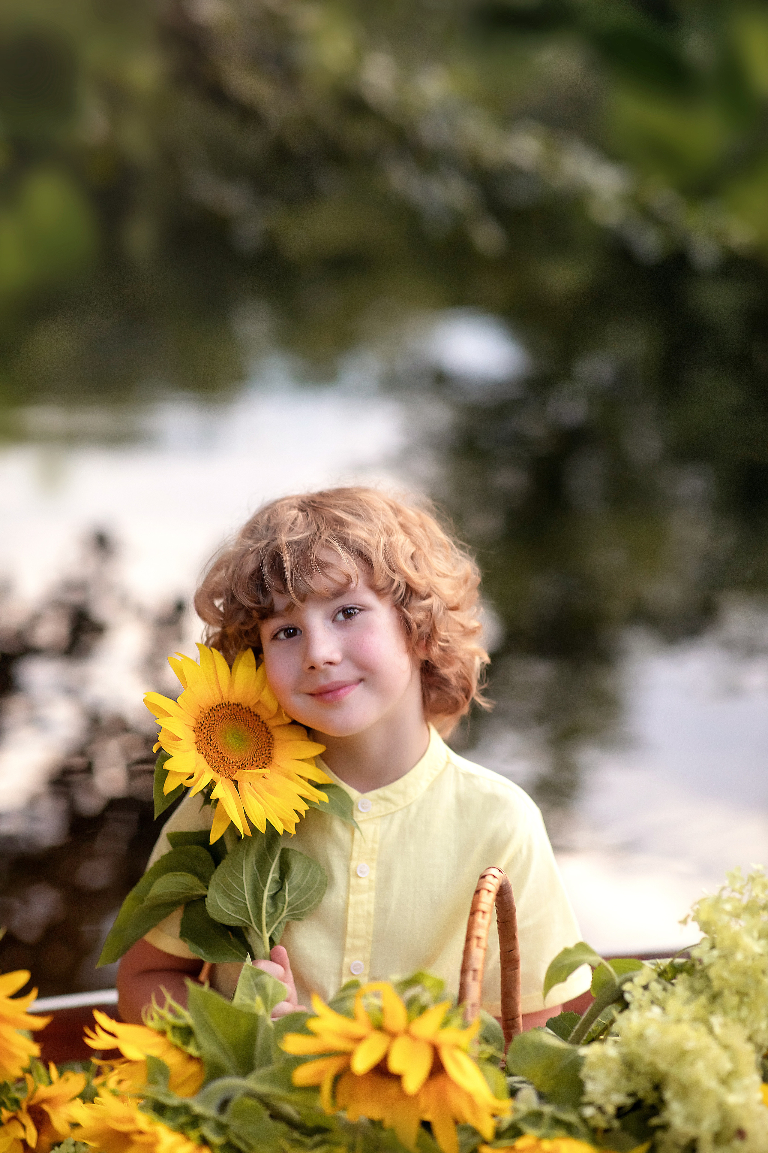 Витюша лодка с подсолнухами. Фотограф на крещение и венчание