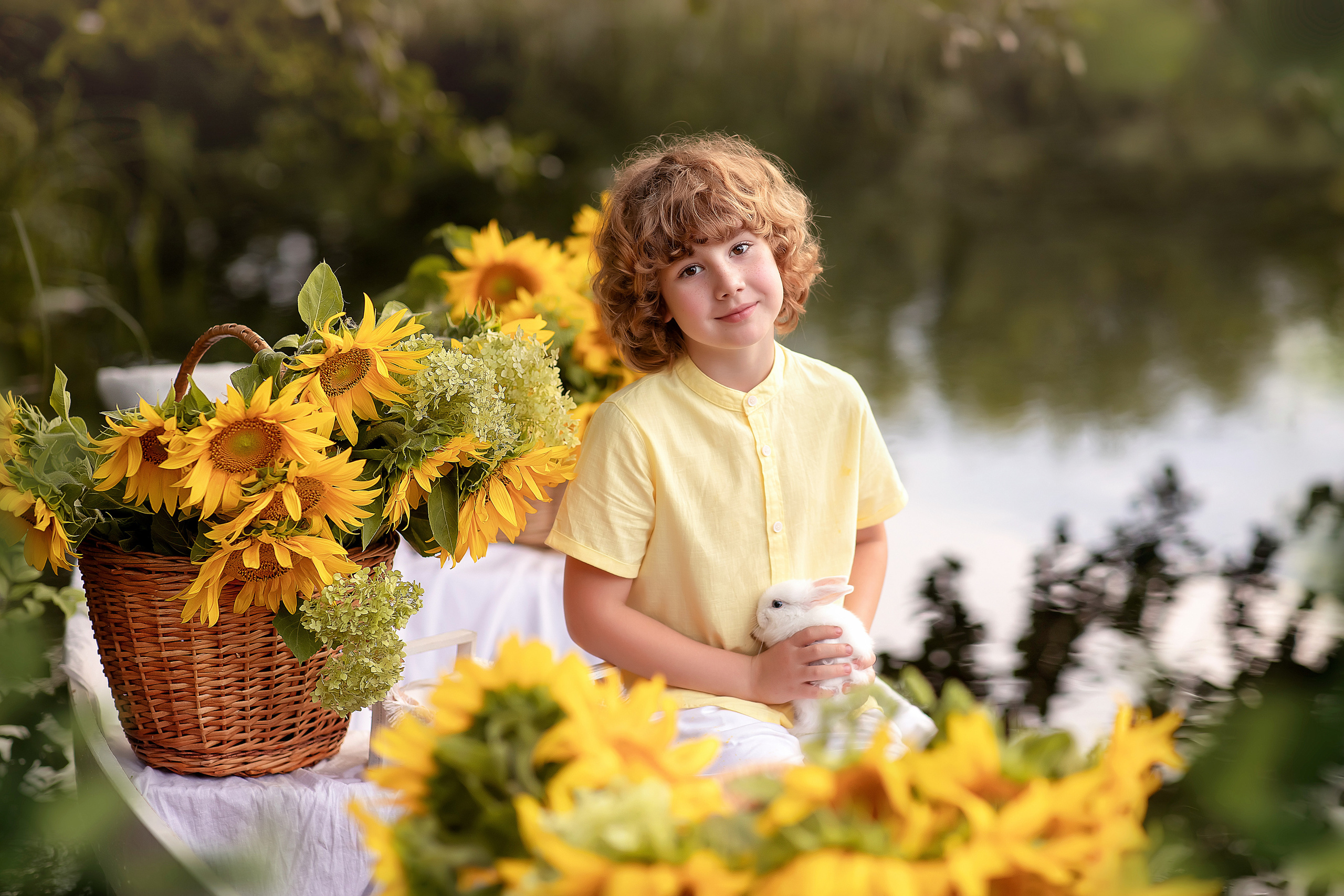 Витюша лодка с подсолнухами. Фотограф на крещение и венчание
