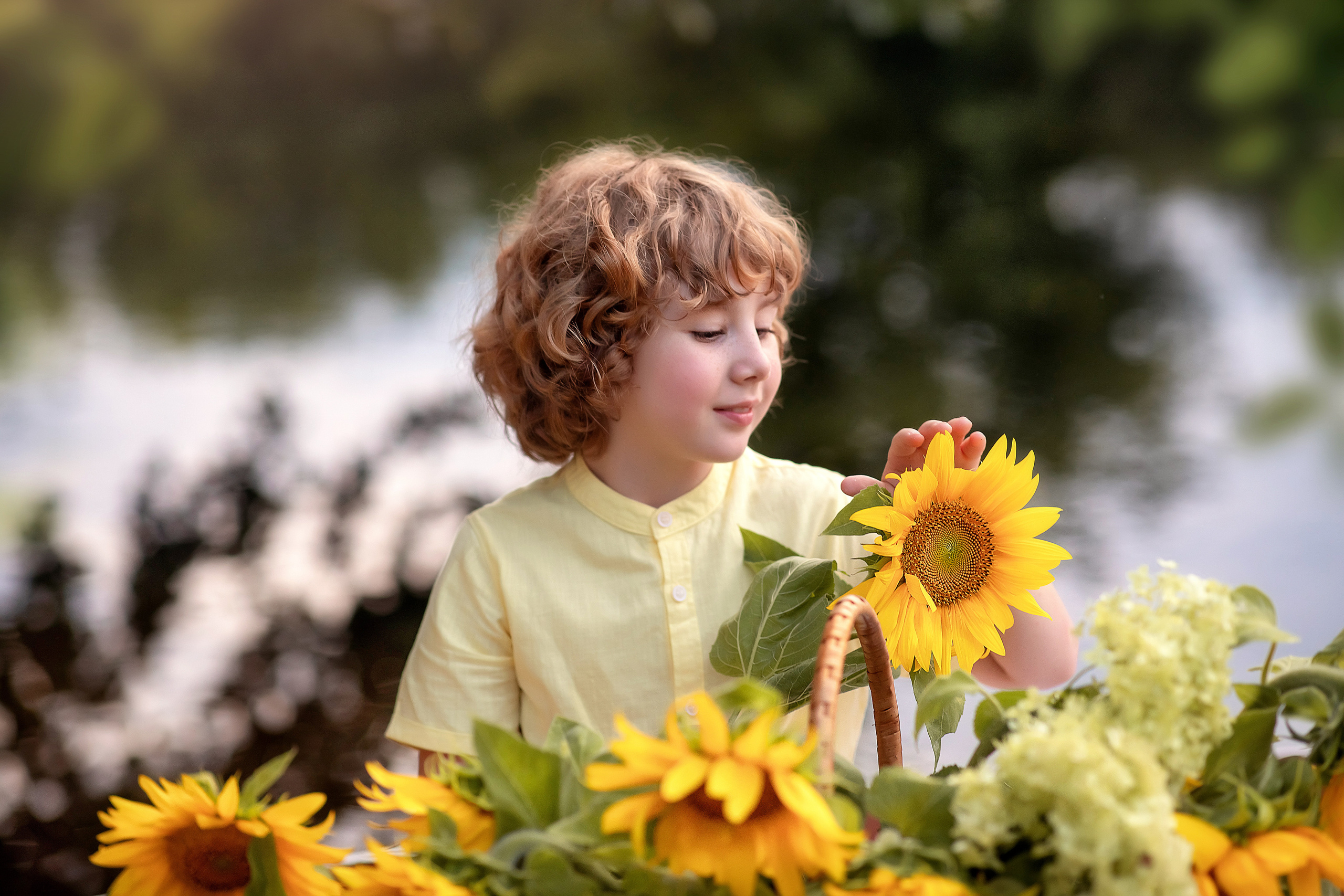 Витюша лодка с подсолнухами. Фотограф на крещение и венчание