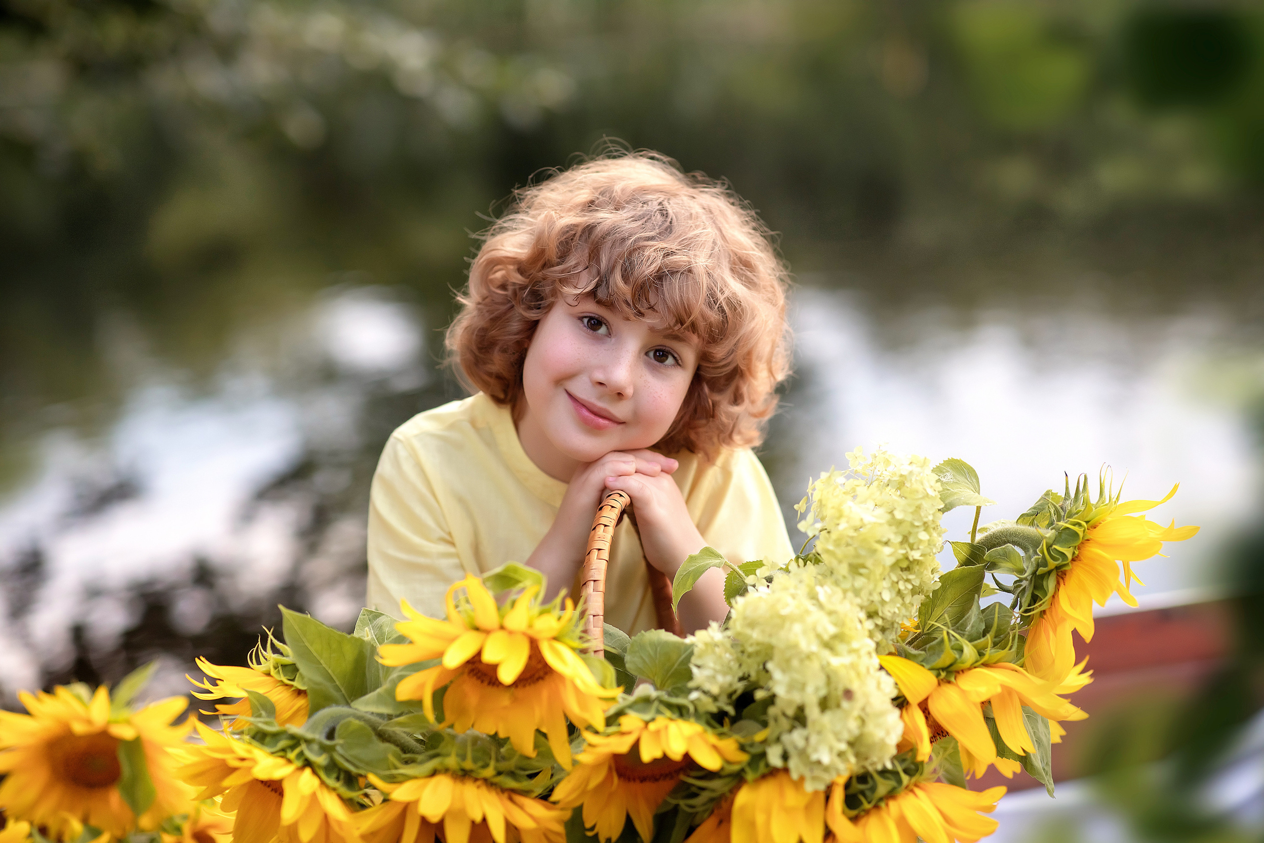 Витюша лодка с подсолнухами. Фотограф на крещение и венчание