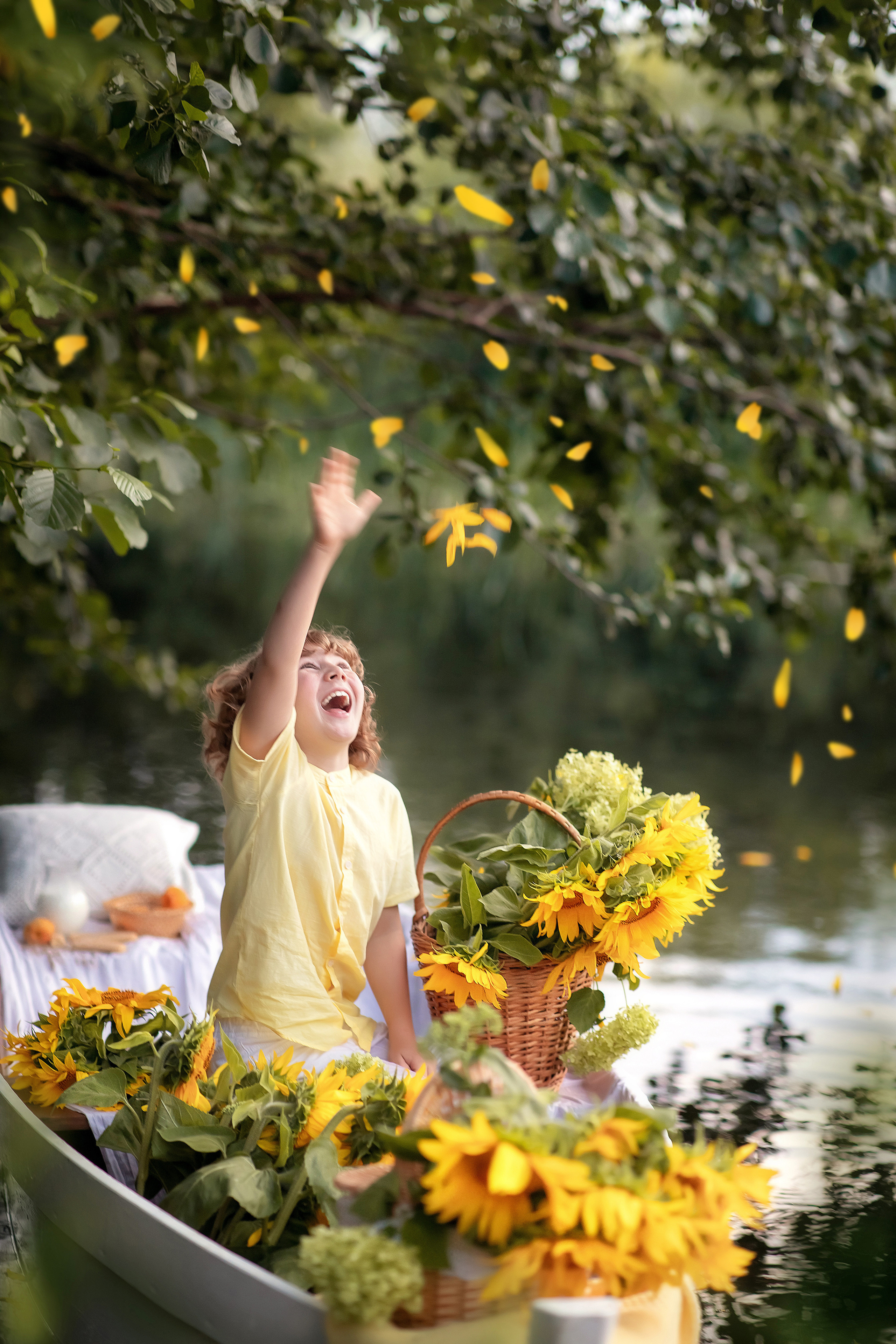Витюша лодка с подсолнухами. Фотограф на крещение и венчание