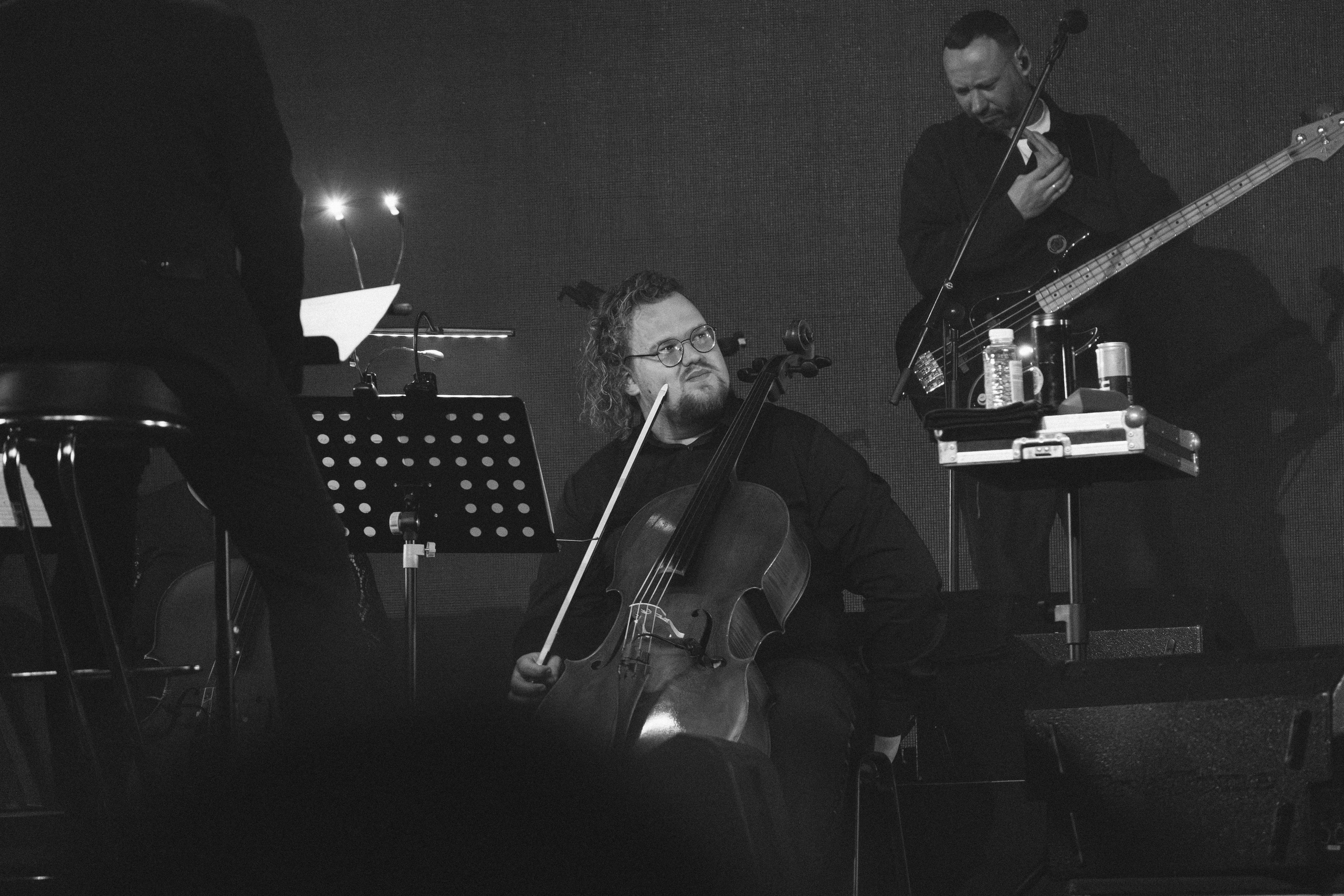 Сергей Бобунец в Красноярске 18.03.26. Фотограф Красноярск съемки лавстори, фотосессия в студии, портретная съемка, творческие фотосессии