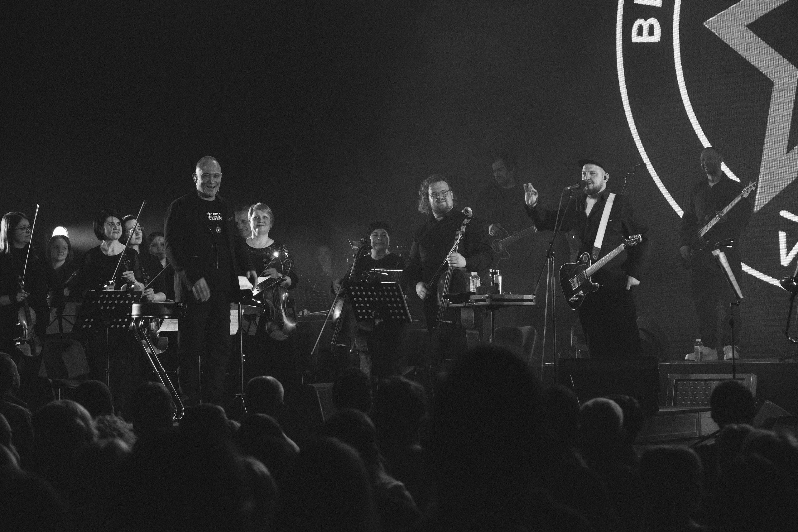 Сергей Бобунец в Красноярске 18.03.26. Фотограф Красноярск съемки лавстори, фотосессия в студии, портретная съемка, творческие фотосессии
