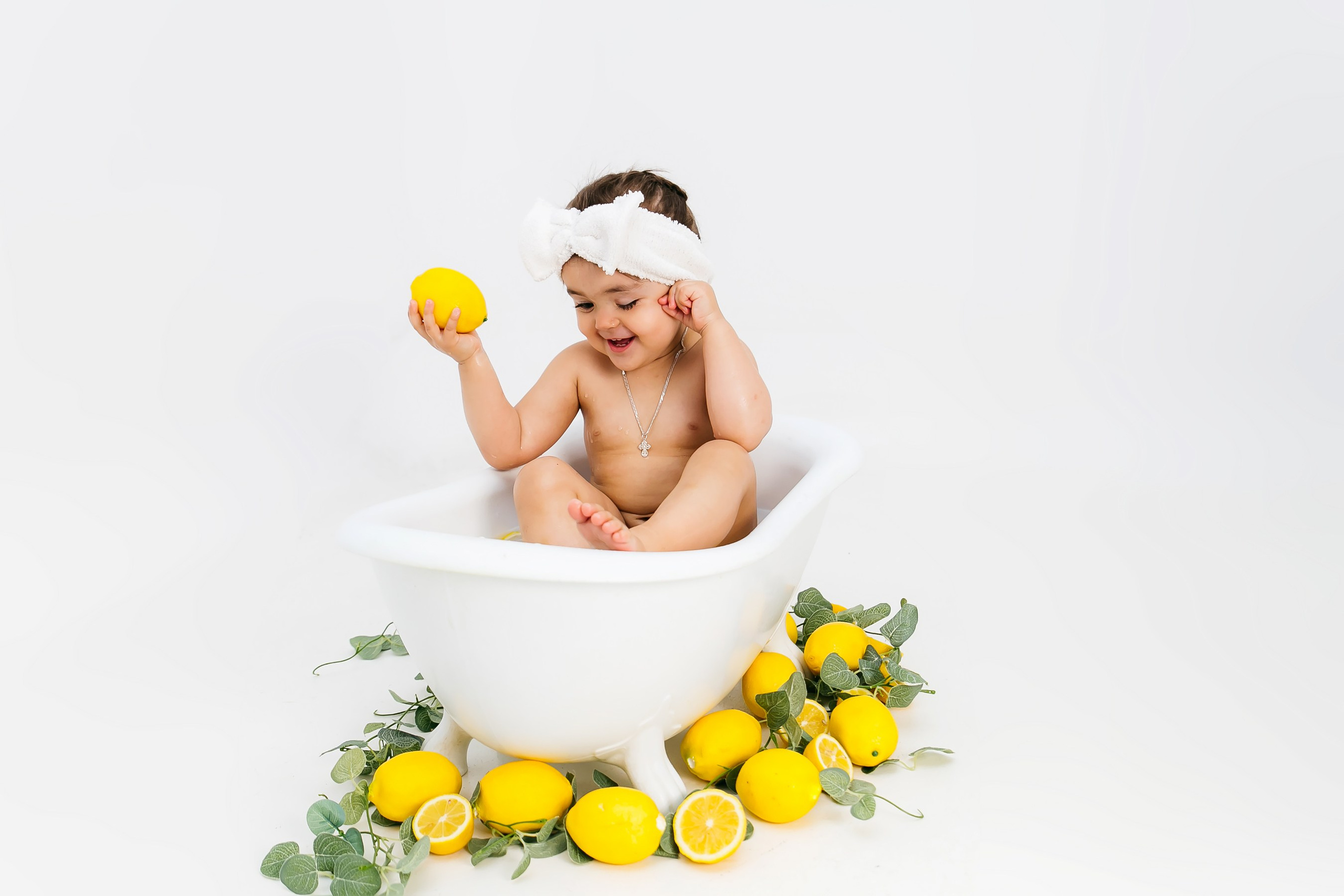 Купание с лимончиками. Свадебный и семейный фотограф в Краснодаре Илонна Ковалева