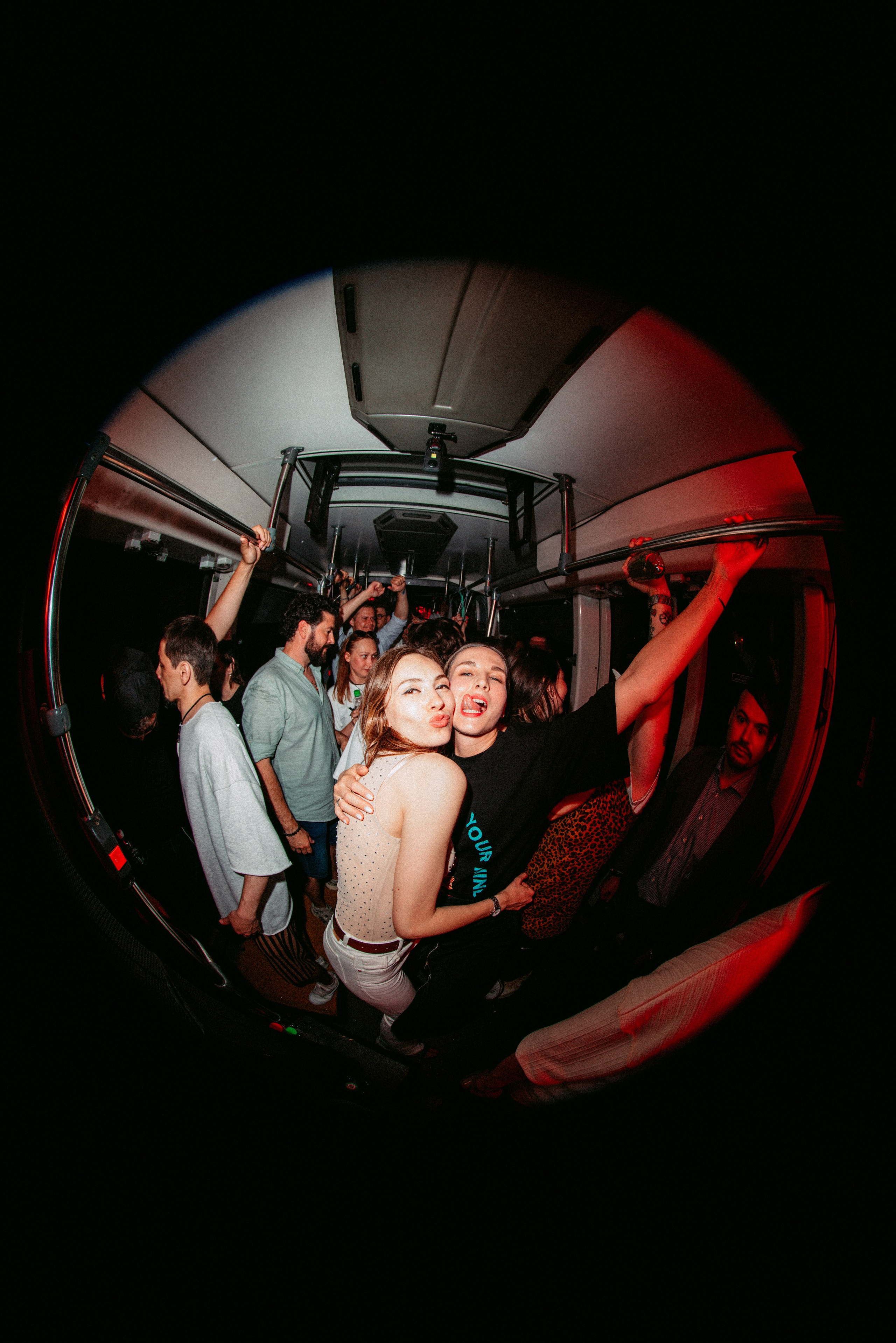 Вечеринка в трамвае / 2024. Саша Копылов, фотограф в Казани