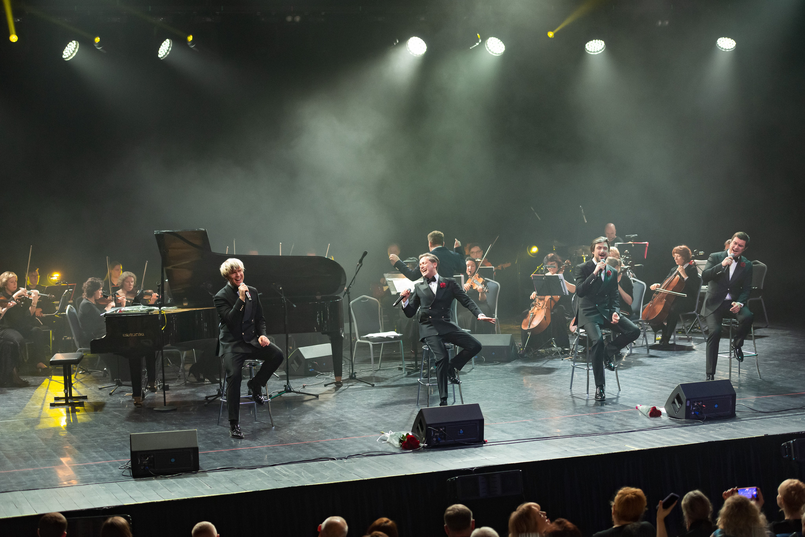 •Концерты. Фотограф Ксения Шевкопляс. г. Калининград. Кинематографический стиль — эстетика и истории, рассказанные через объектив