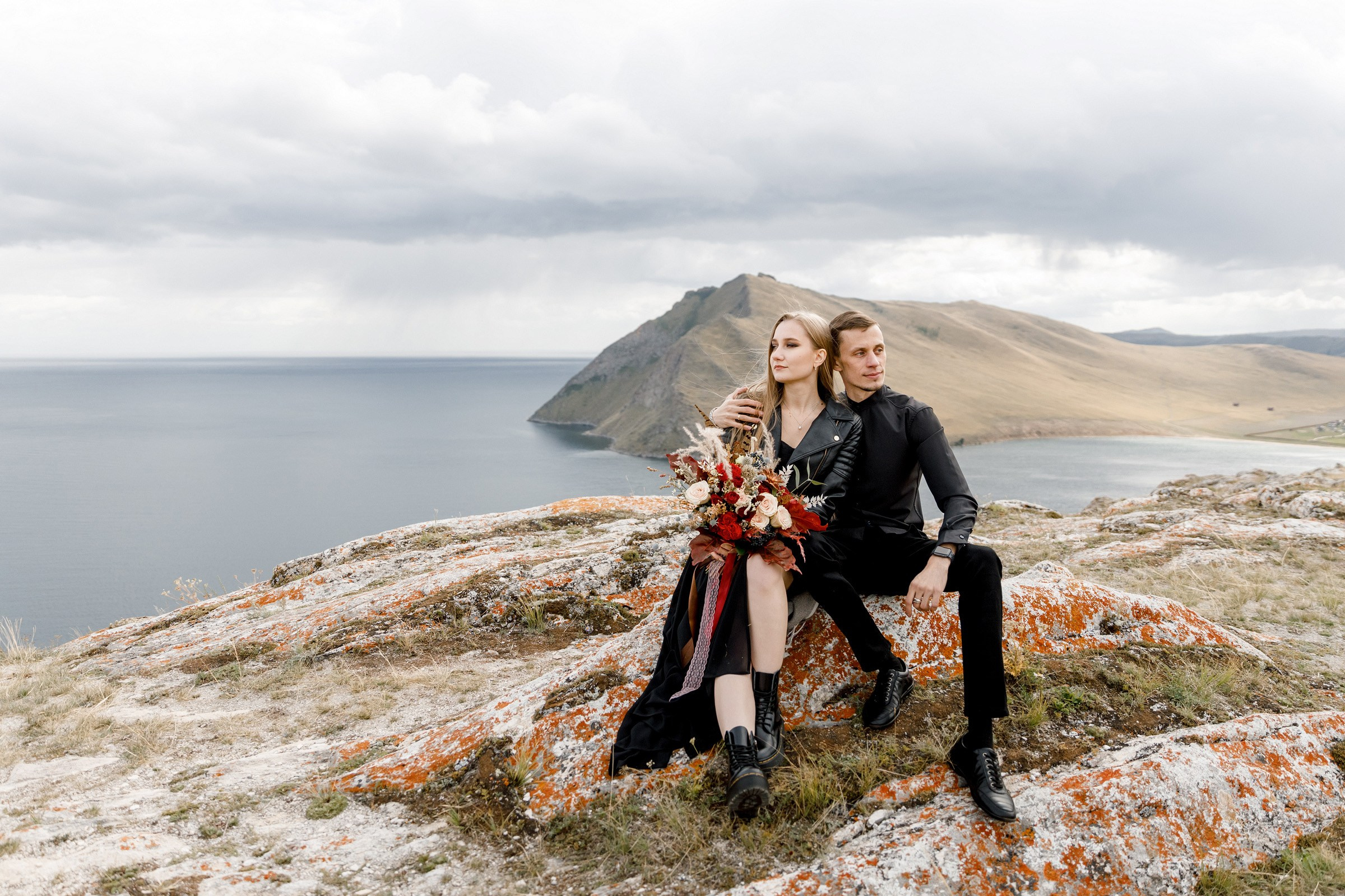 Полина и Женя. Лес, кожанки и 2 дня кайфа. Свадебный фотограф в Иркутске Сапаров Александр