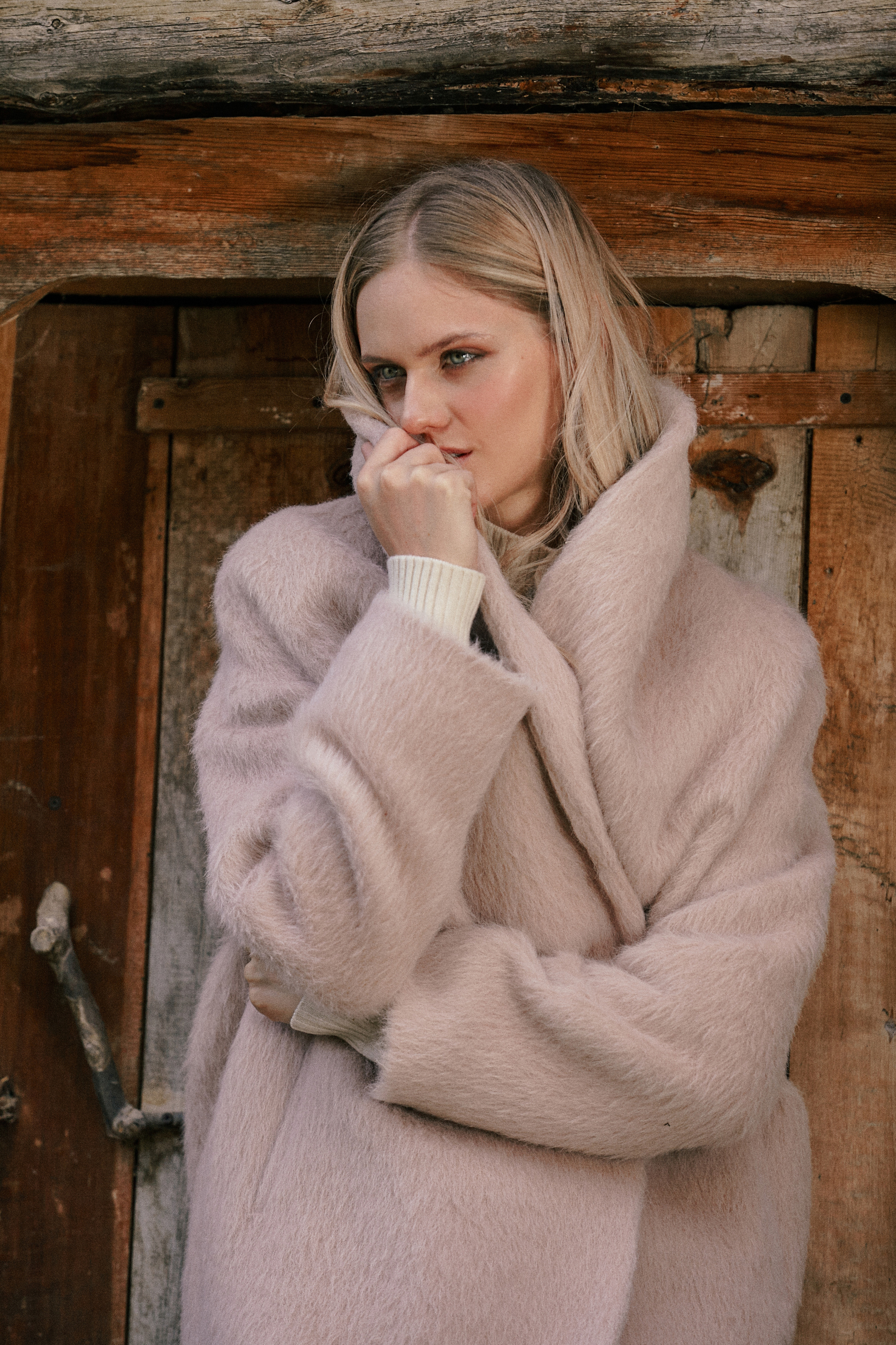 Съемка для бренда одежды. Фотограф Продюсер в горах КБР / Москва  Нальчик Горы