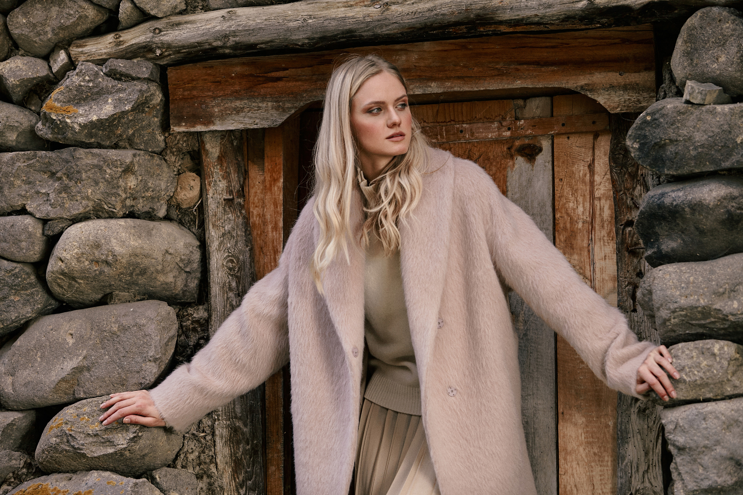 Съемка для бренда одежды. Фотограф Продюсер в горах КБР / Москва  Нальчик Горы