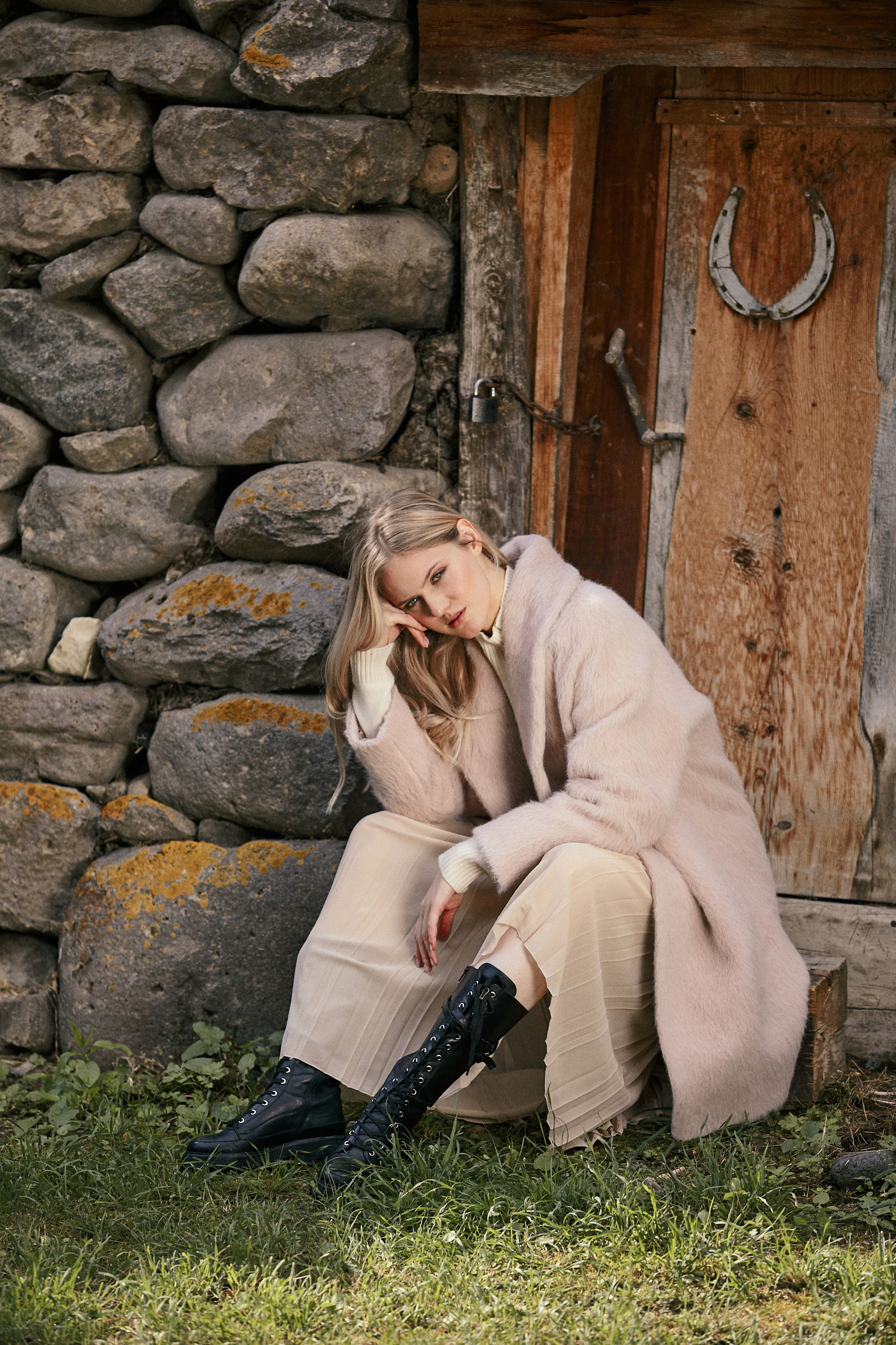 Съемка для бренда одежды. Фотограф Продюсер в горах КБР / Москва  Нальчик Горы