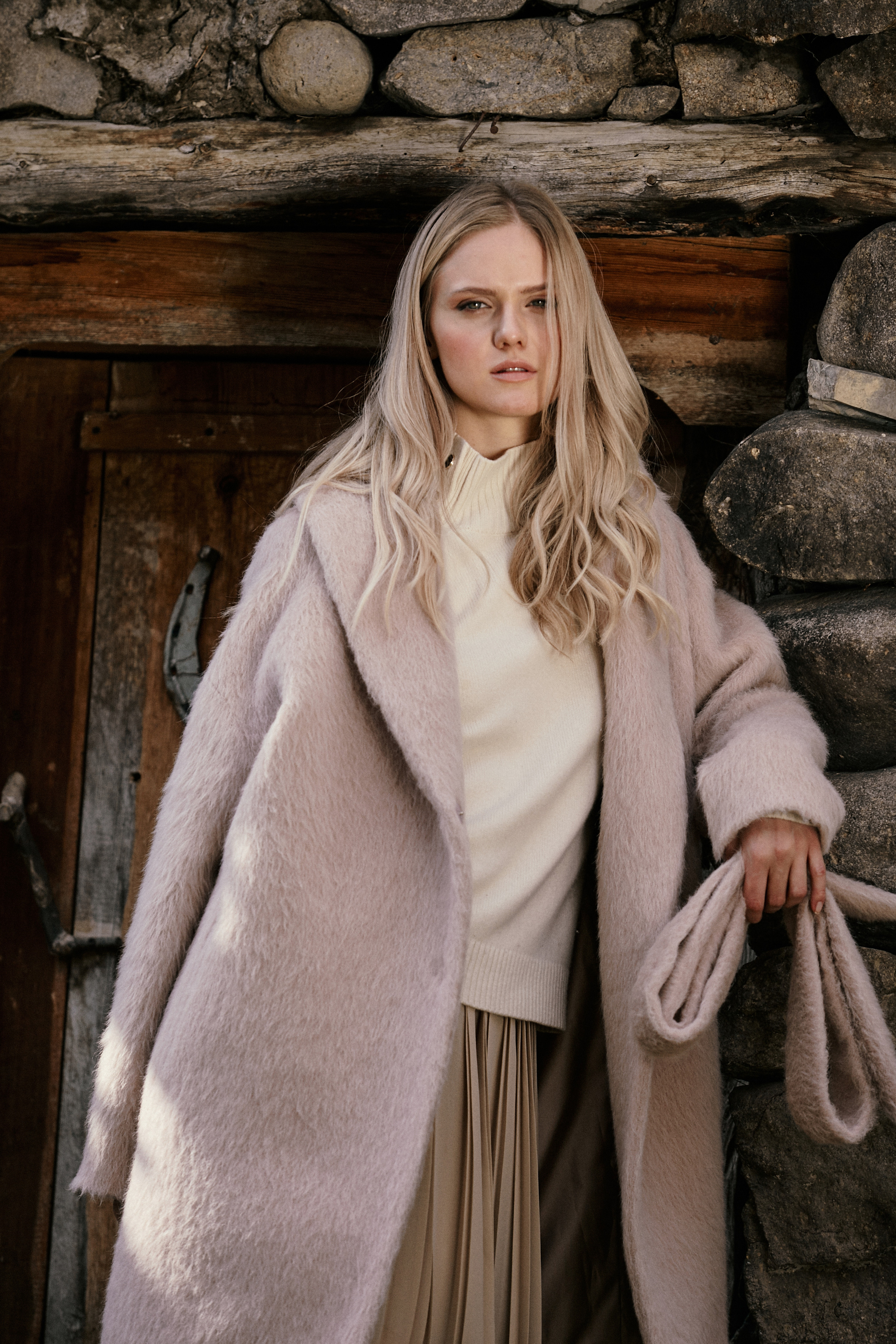 Съемка для бренда одежды. Фотограф Продюсер в горах КБР / Москва  Нальчик Горы