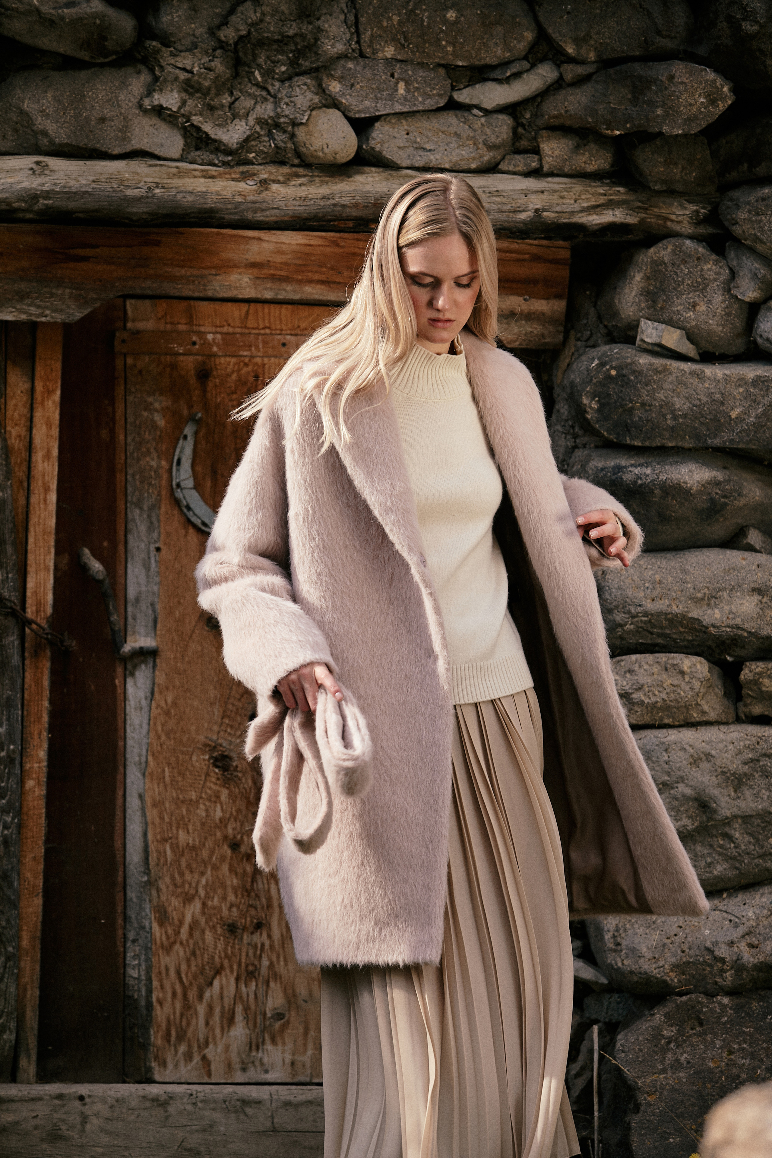 Съемка для бренда одежды. Фотограф Продюсер в горах КБР / Москва  Нальчик Горы