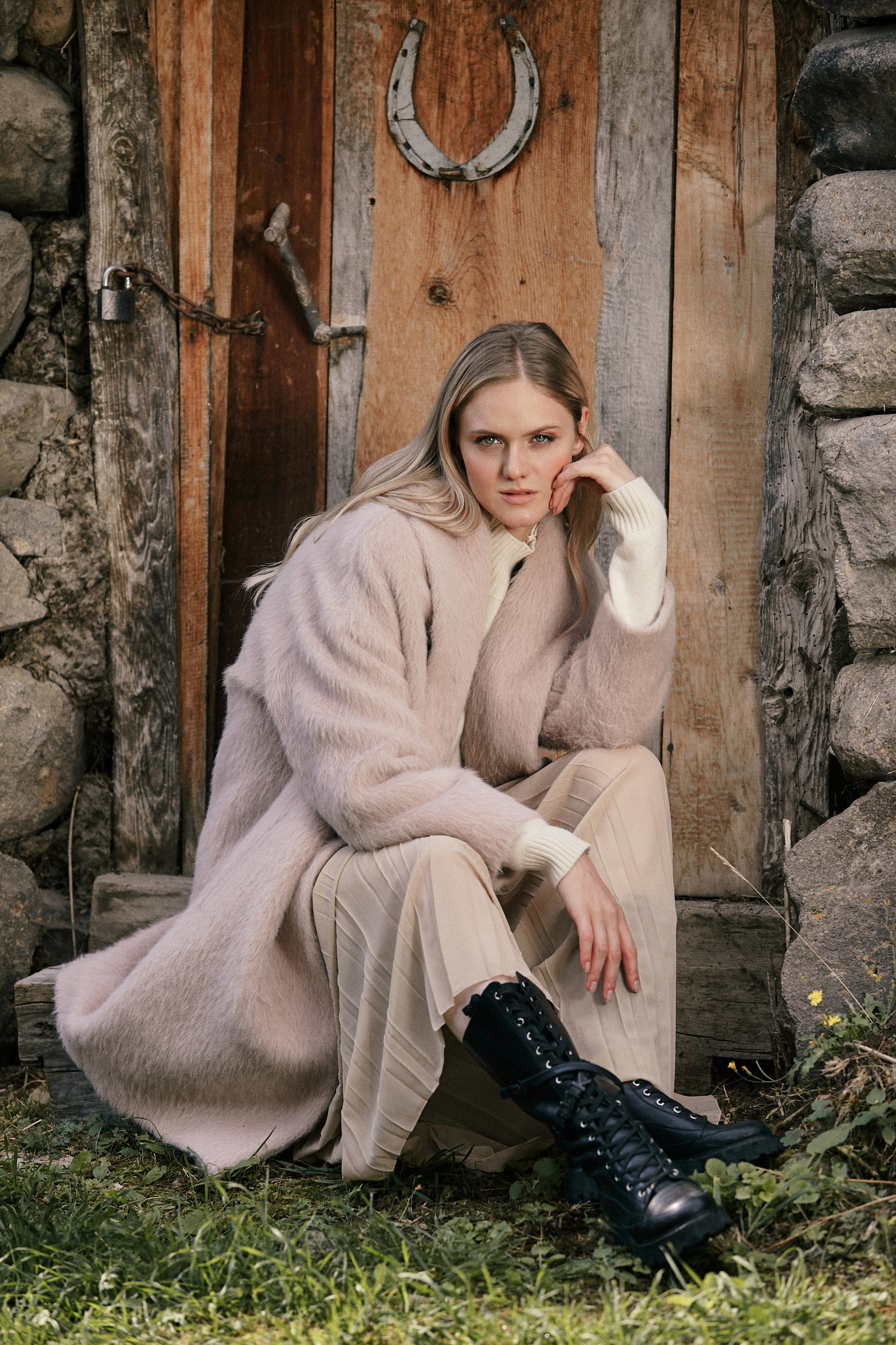 Съемка для бренда одежды. Фотограф Продюсер в горах КБР / Москва  Нальчик Горы