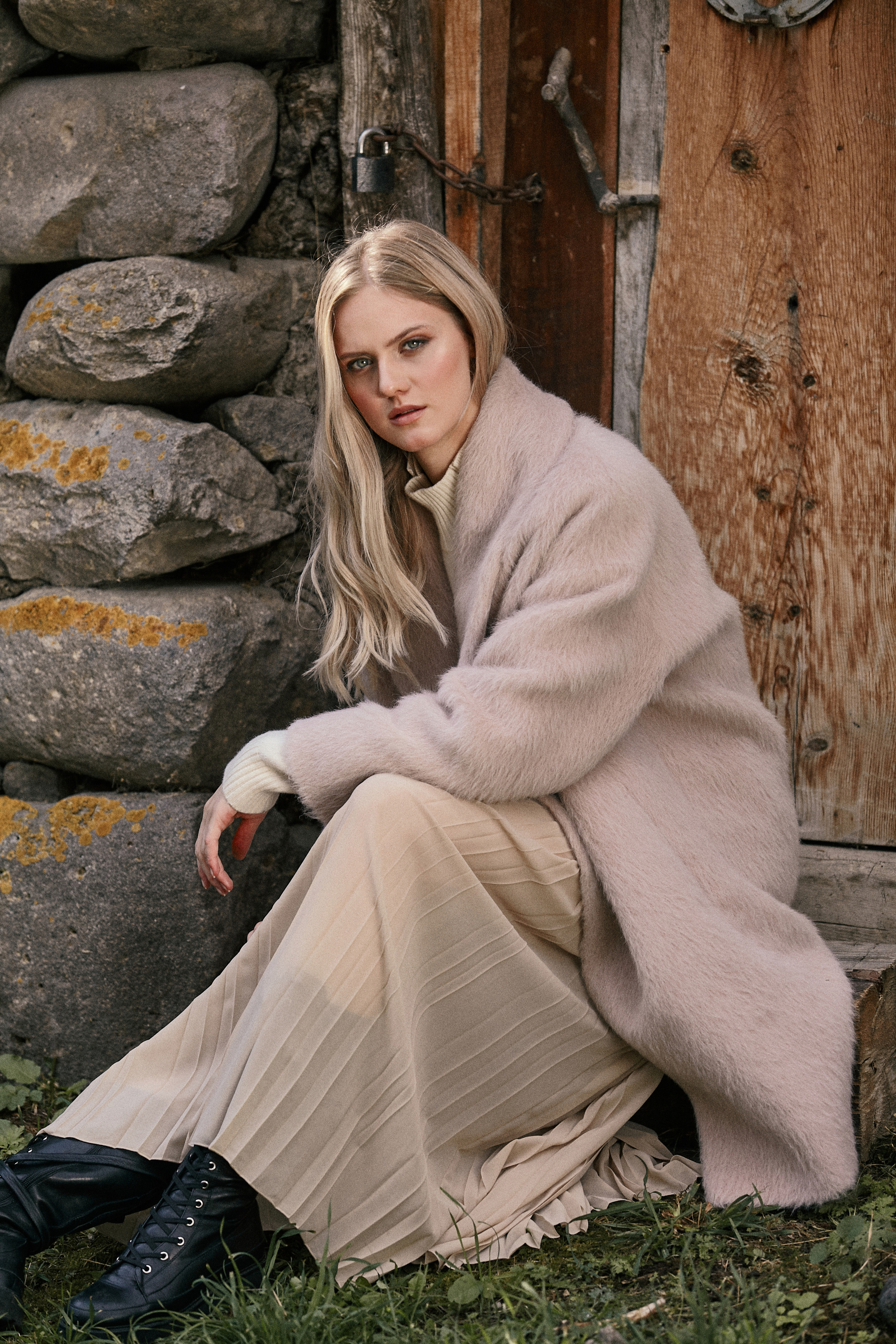 Съемка для бренда одежды. Фотограф Продюсер в горах КБР / Москва  Нальчик Горы