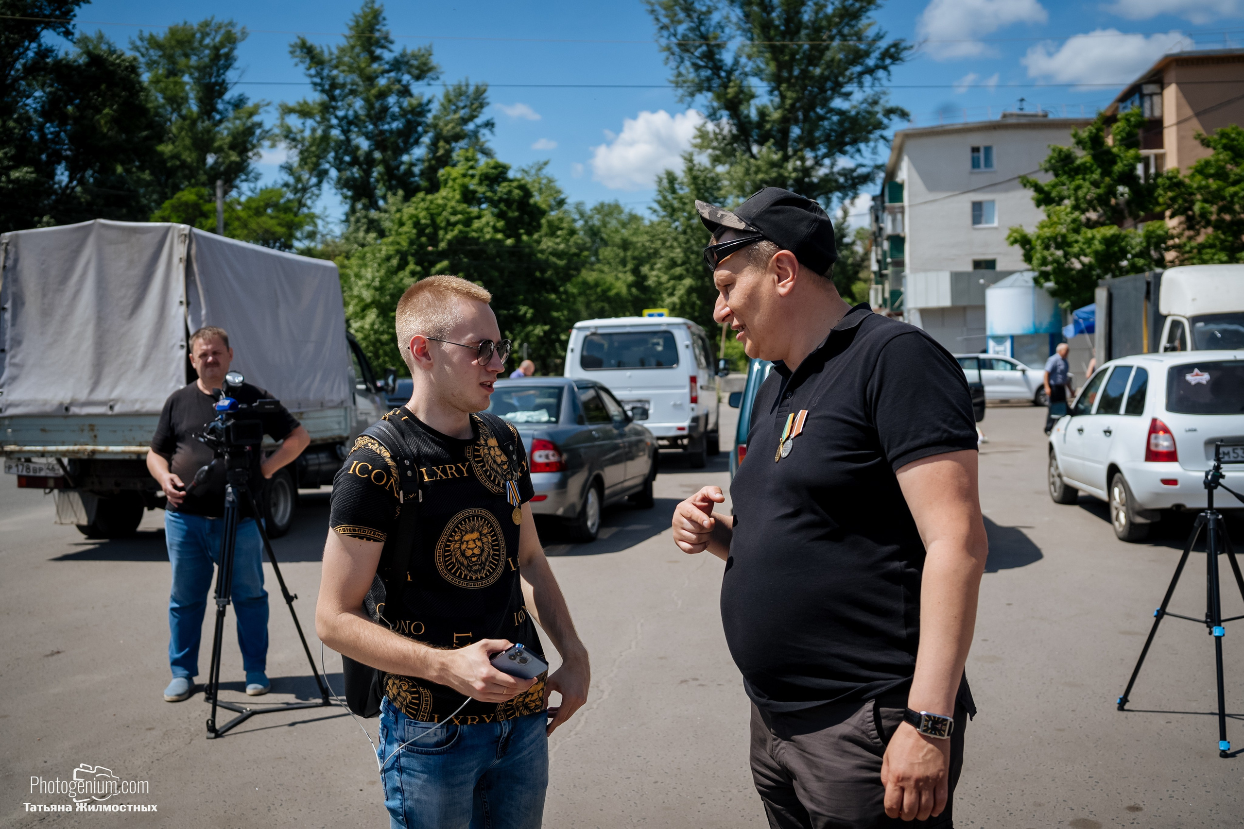 8 июня «Патриоты из Курска» сбор гуманитарной помощи у кинотеатра «Родина». Фотограф Нижний Новгород Татьяна Кейод