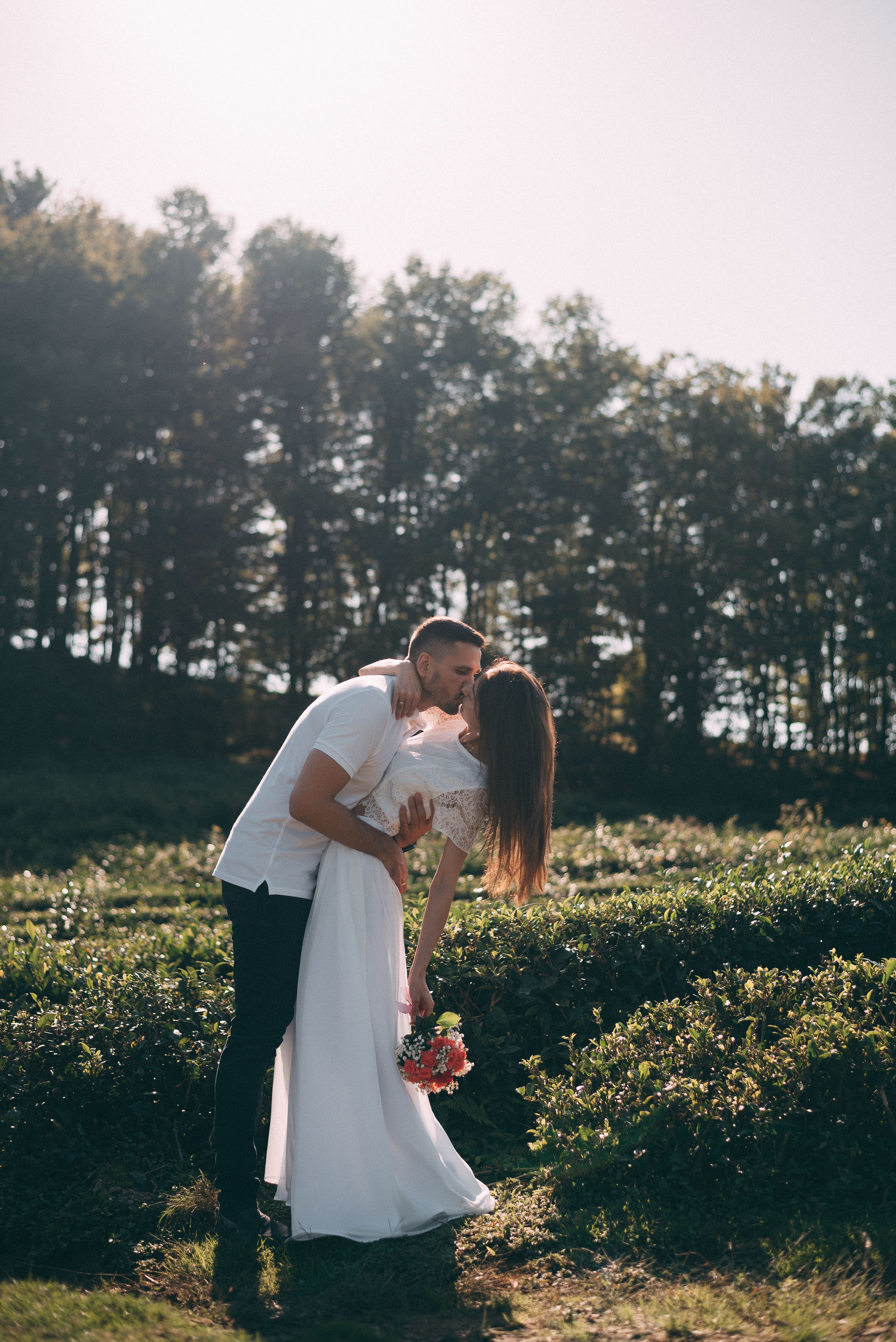 Фотосессия лавстори на чайных плантациях. Фотограф в Сочи — Маргарита Поганова