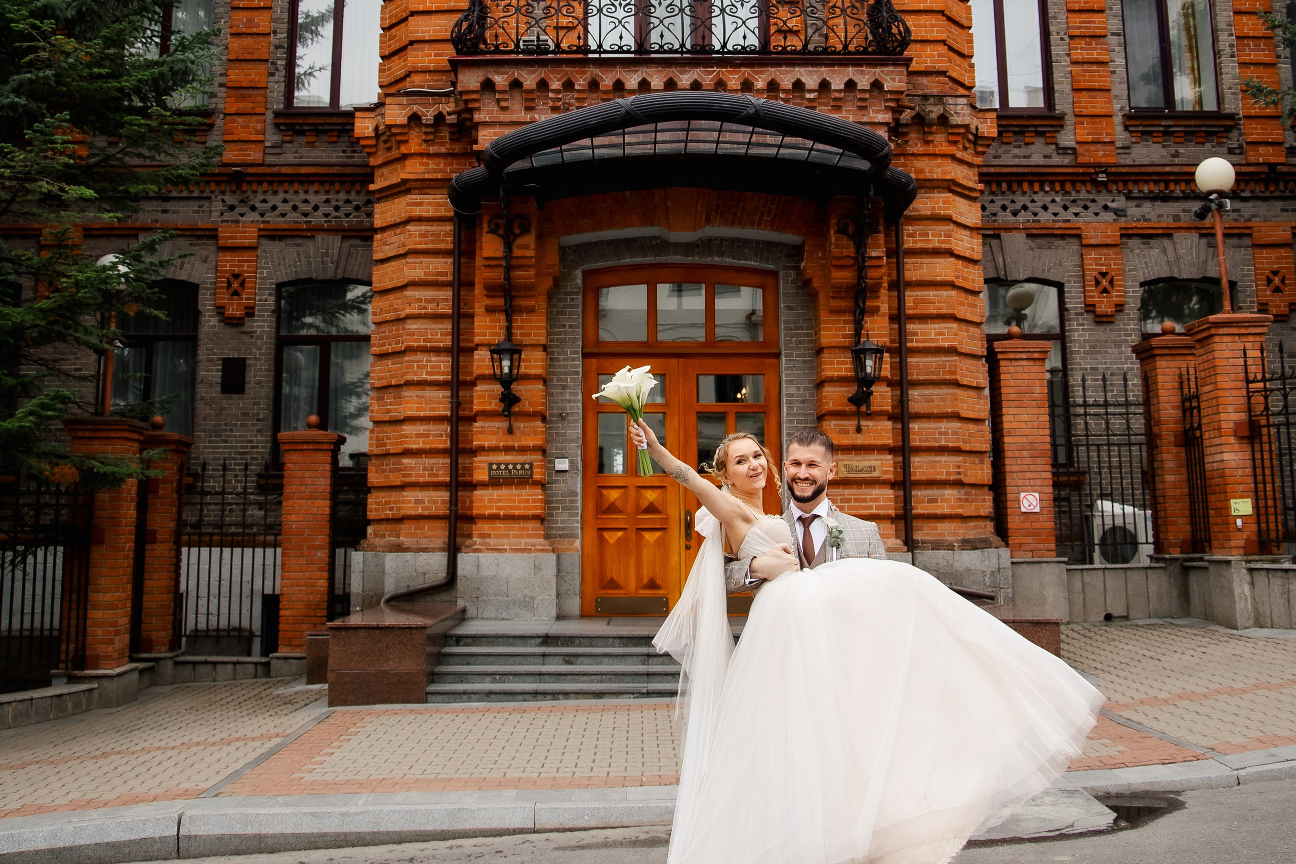 Степан и Ульяна. Утро. Загс. Прогулка. Дождь и солнце. Свадебный фотограф в Хабаровске