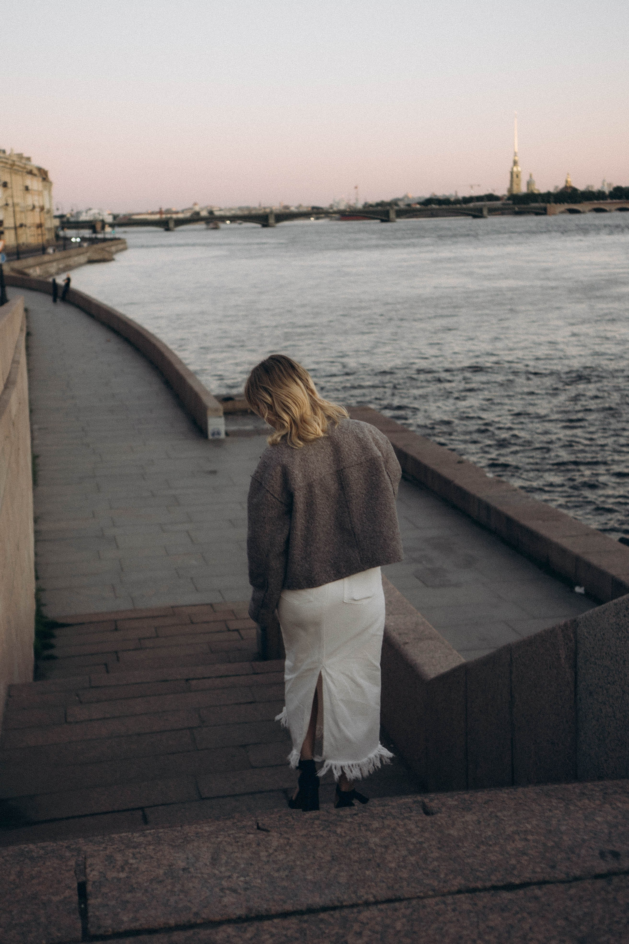 ПРОГУЛКА ПО ГОРОДУ В БЕЛЫЕ НОЧИ (другой вариант). Профессиональный фотограф, Санкт-Петербург — Виктория Богомолова