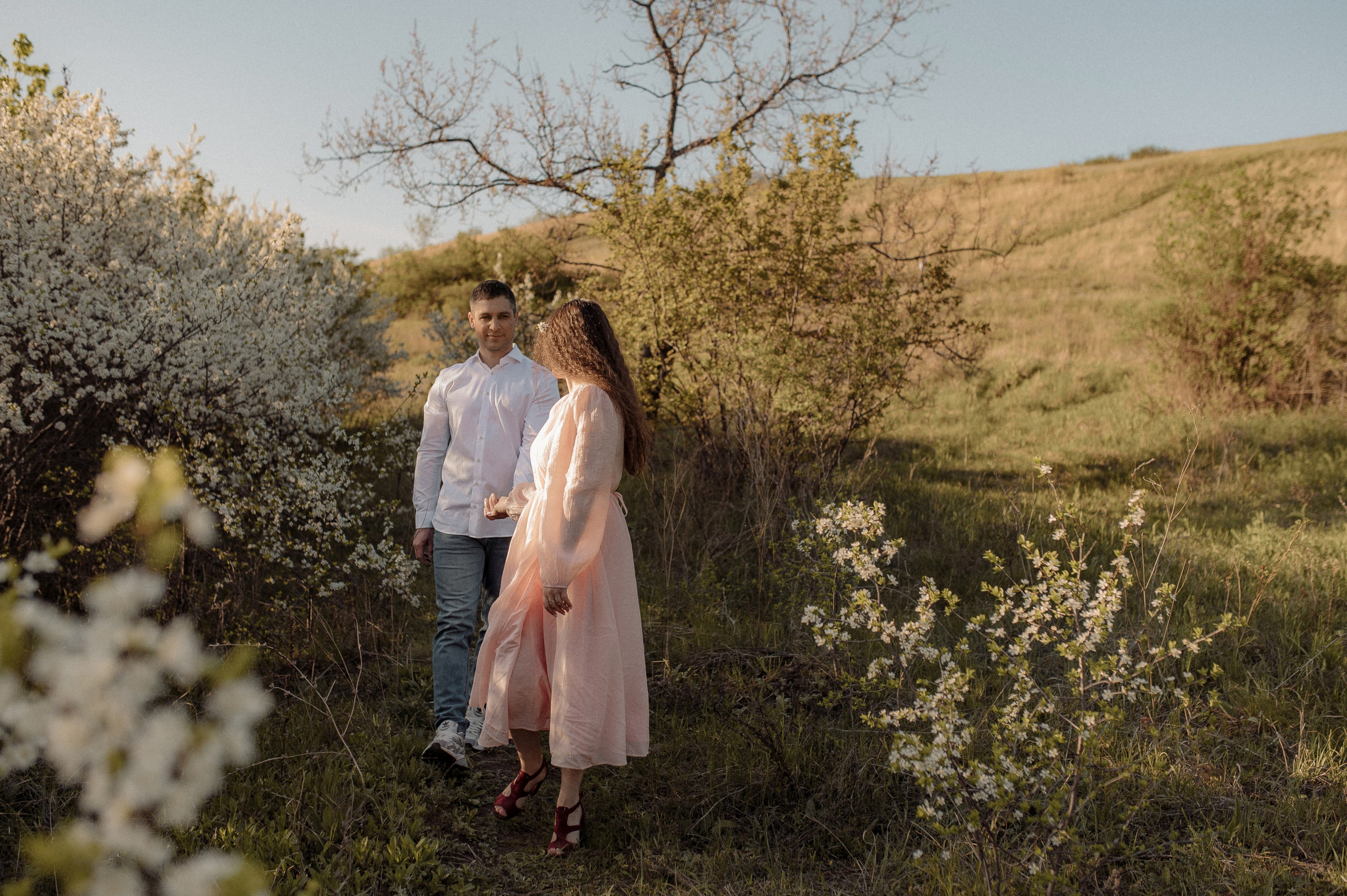 Настя, Антон и цветущие сады. Фотограф Мария Стрелкова