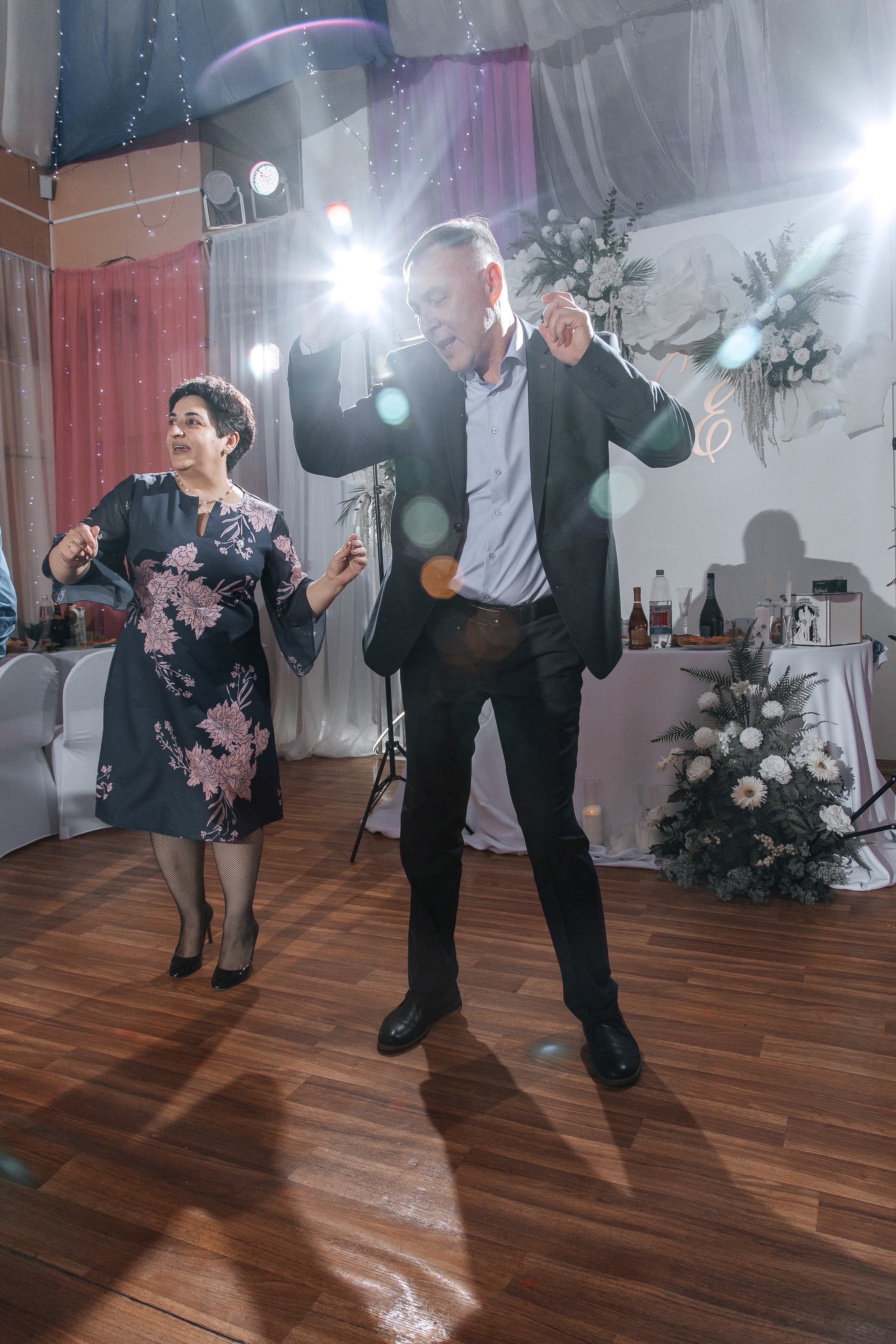 S & E. Street photographer