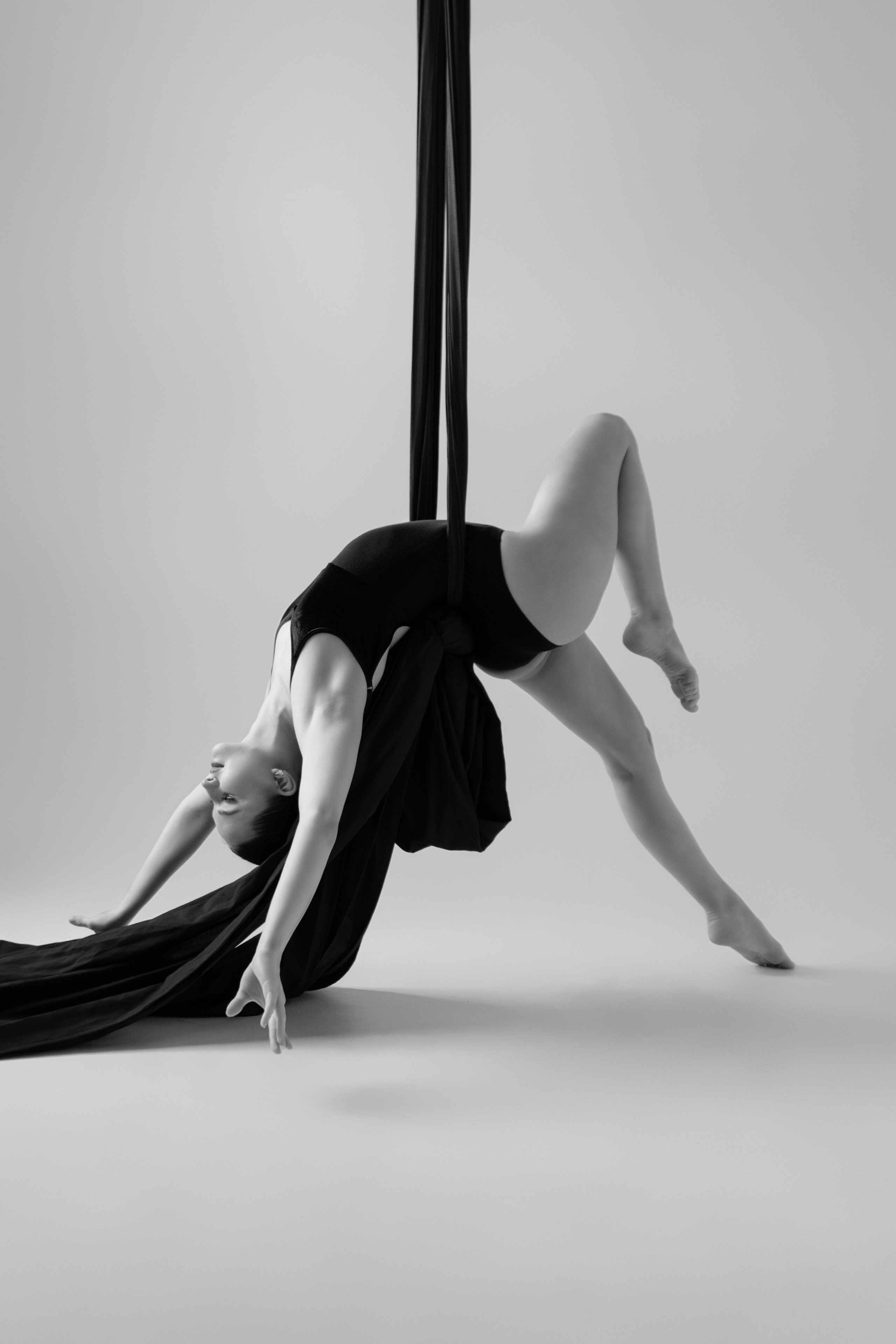 Гимнастика и балет. Фотограф беременности в Тюмени Любовь Докучаева