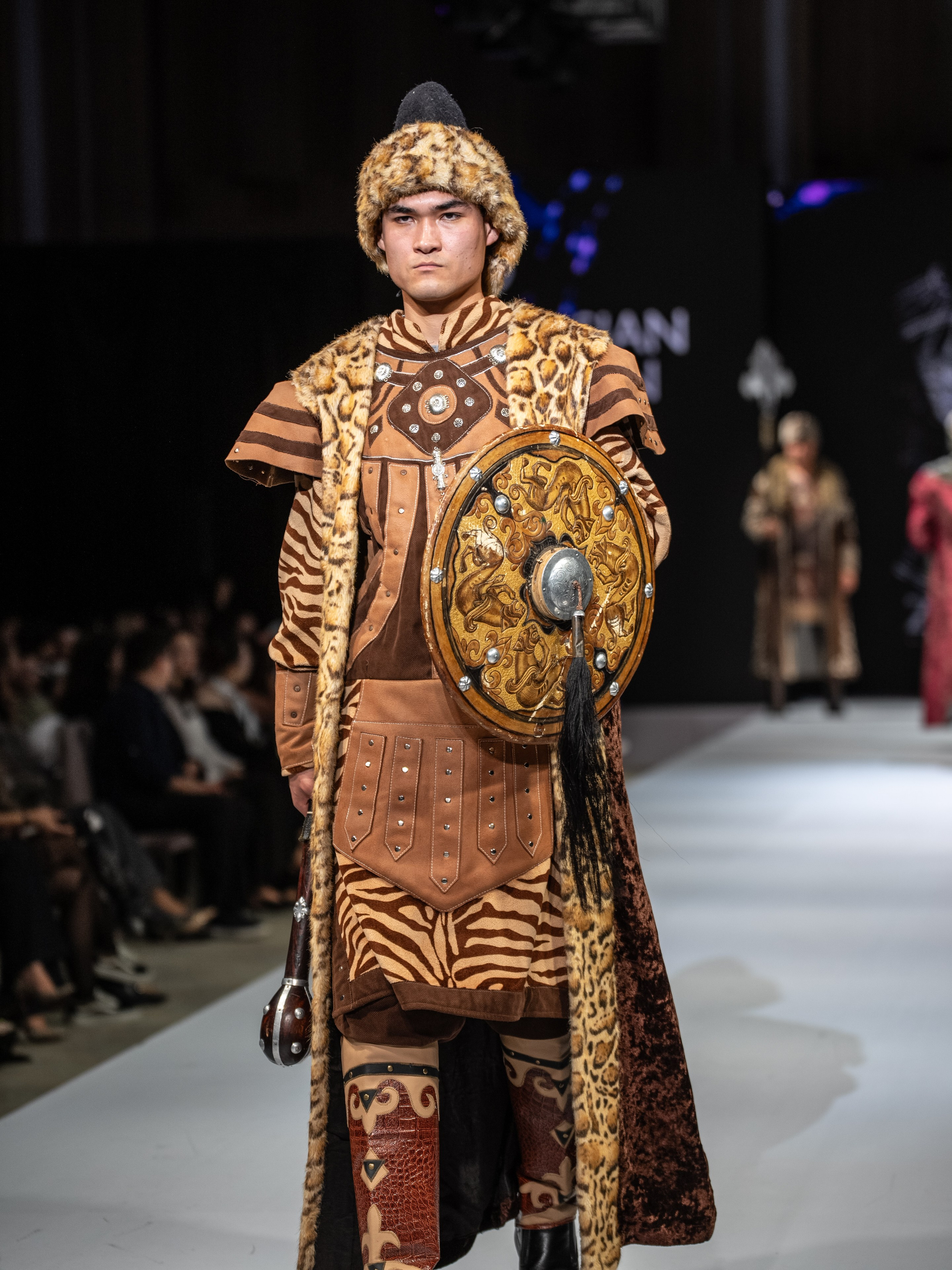 EURASIAN FASHION WEEK Lo Zarata. Сайт Алматинского НЮ АРТ, будуар и фэшн фотографа Дениса Карпенко