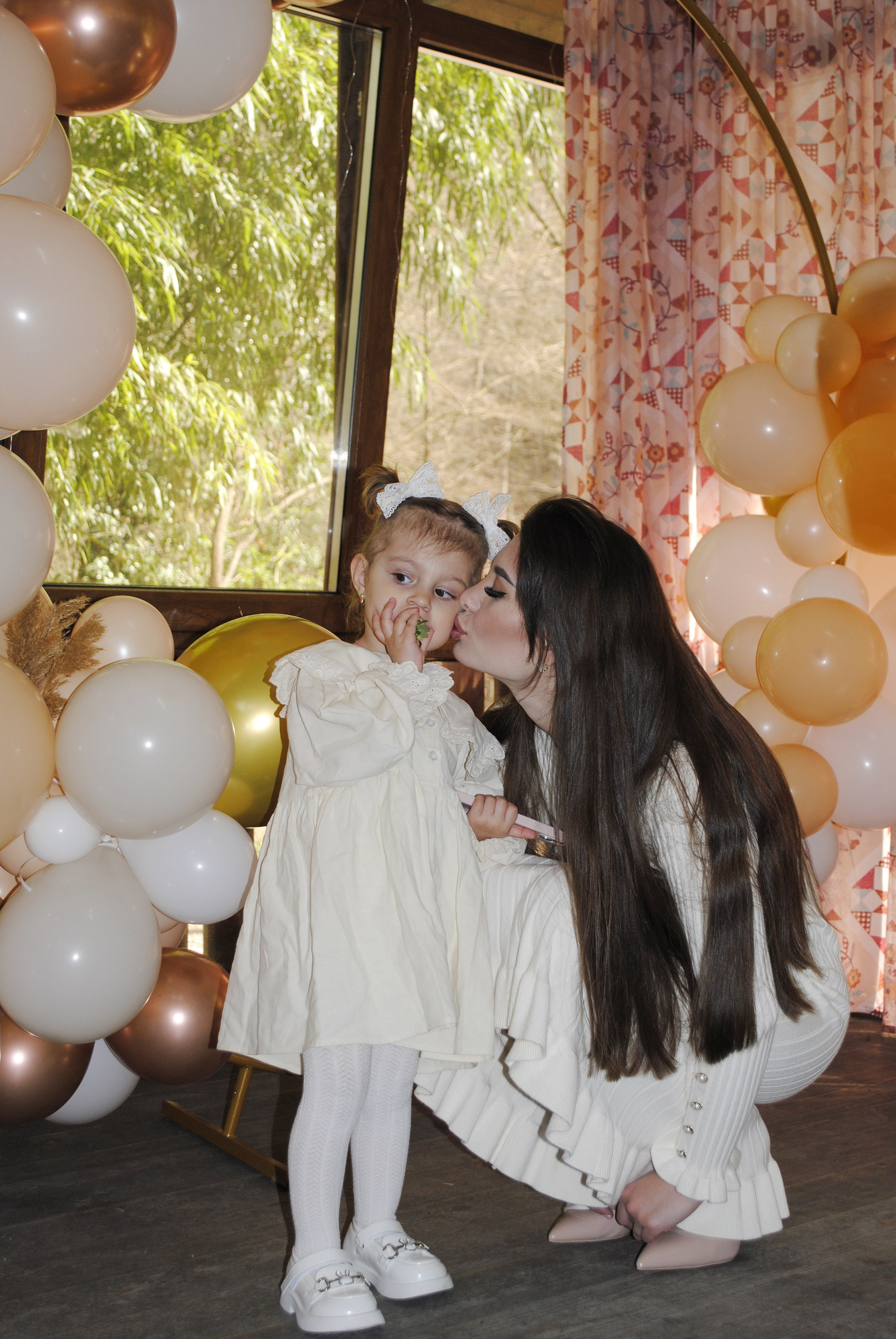 Настя Сьемка в кафе. Фотограф Мария Мусаелян