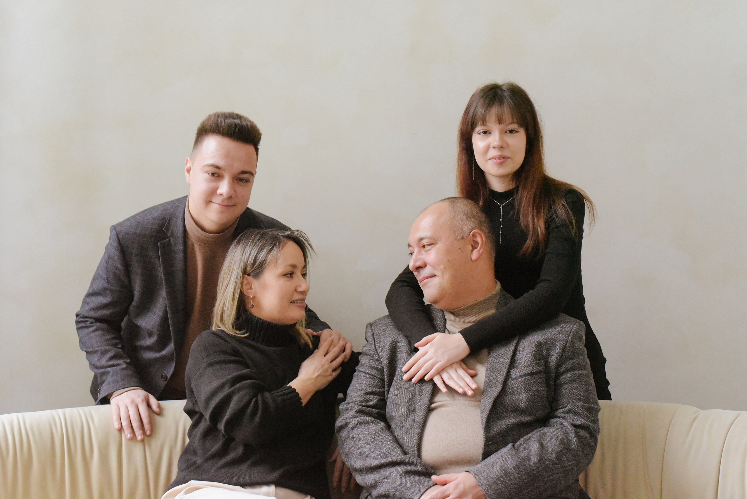 Молодые родители и взрослые дети. Фотограф Лола Волна, город Москва