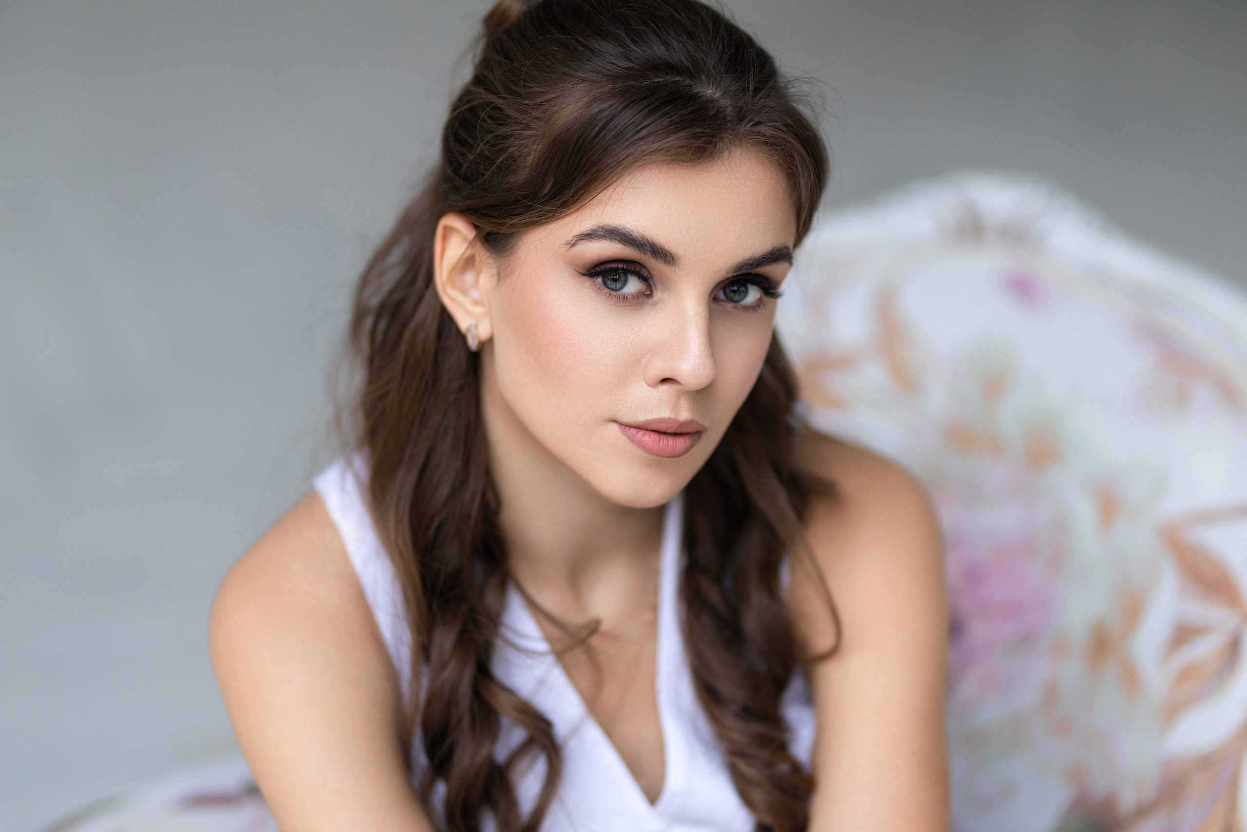 Студийная съемка с Кариной в интерьере в формате для «себя». Дмитрий Шульгин, портретный фотограф в Воронеже