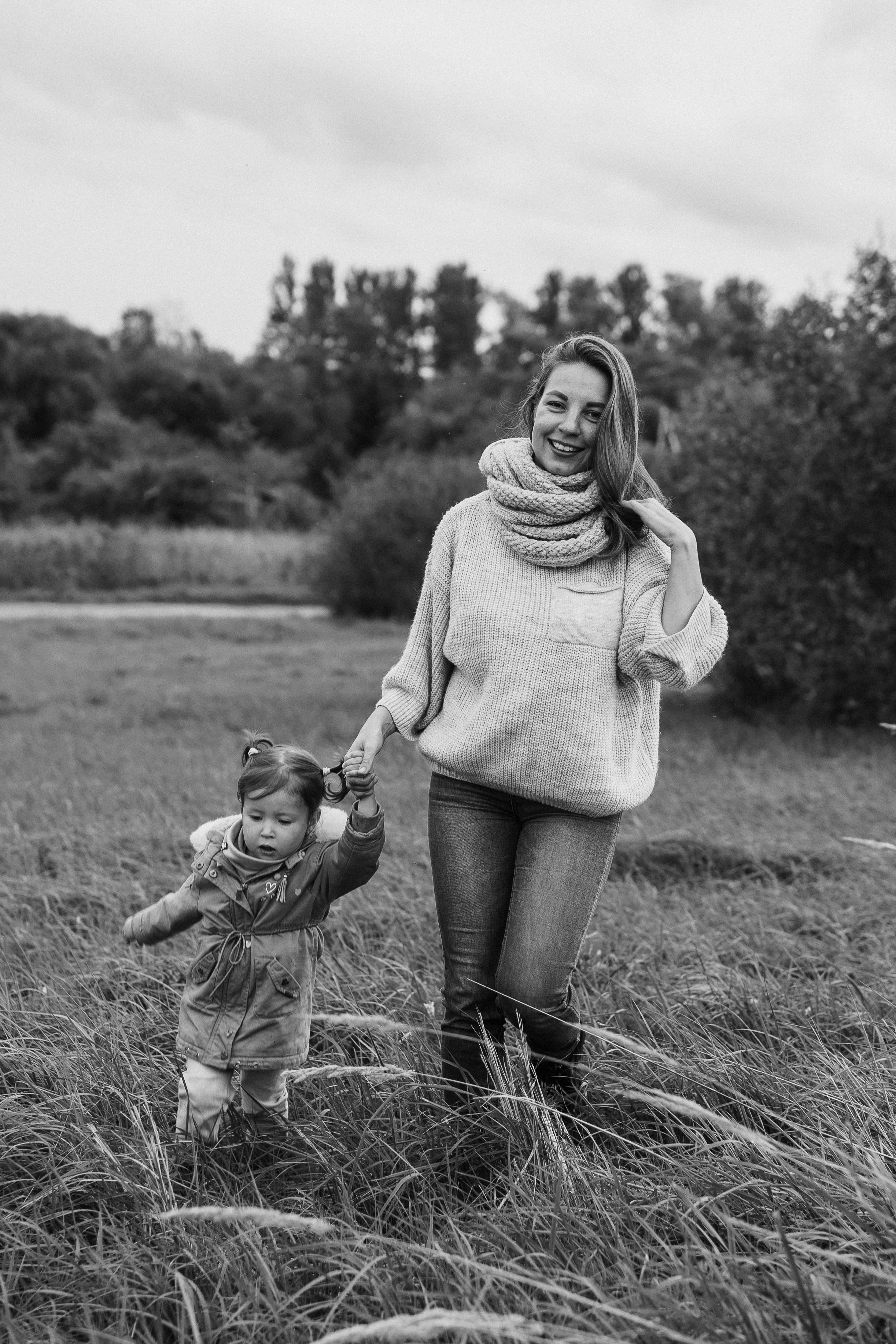 Семья Алеси и Ульяны на природе. Фотограф Ольга Игорева