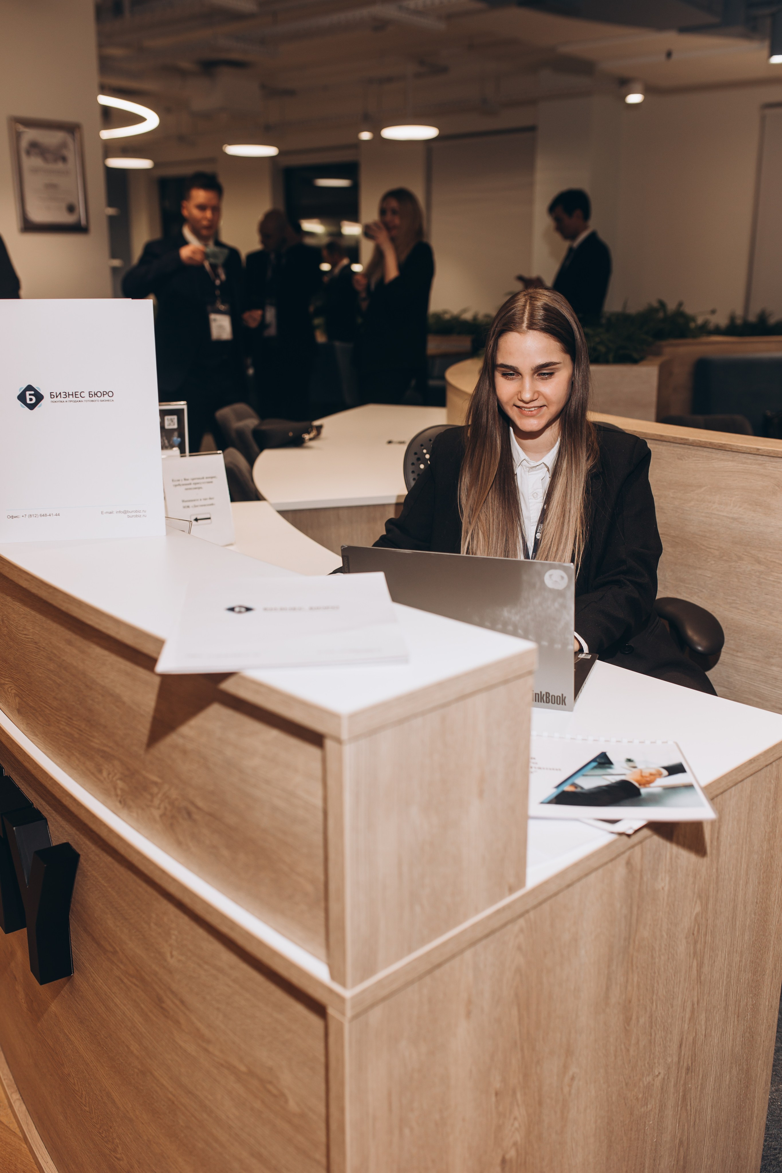 Фотосессия команды «Бизнес бюро». Фотограф Артем Бросов в Санкт-Петербурге и Дубае