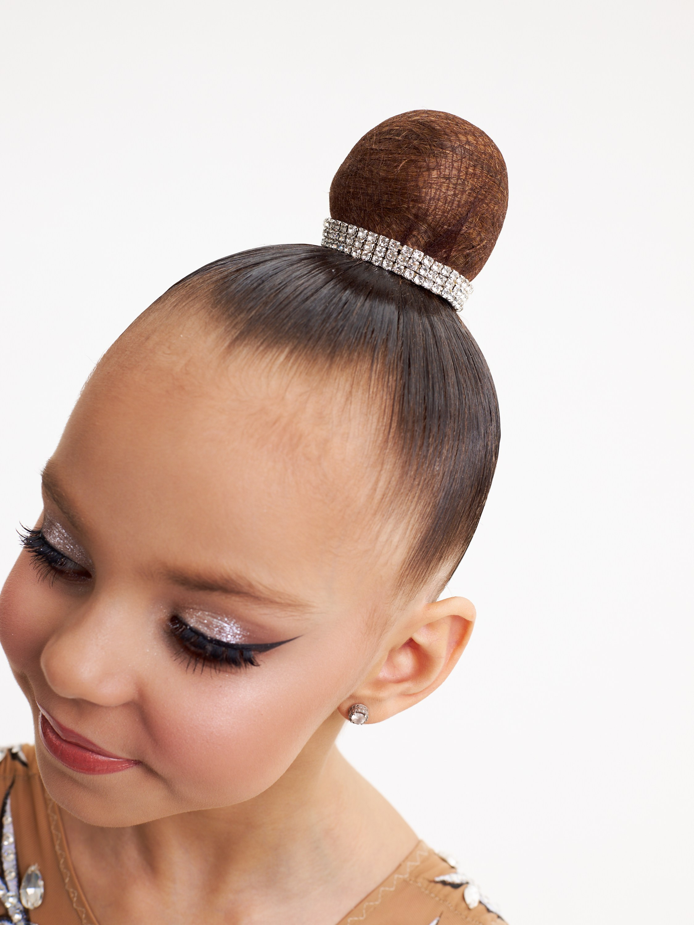 Фотосъемка украшений для волос Екатеринбург Wildberries ВБ Ozon Озон предметная съемка Екб заказать цена фотосъемка товара WB аксессуары. Фотограф Екатеринбург Анастасия Жерновская | Маркетплейсы и нейрофото