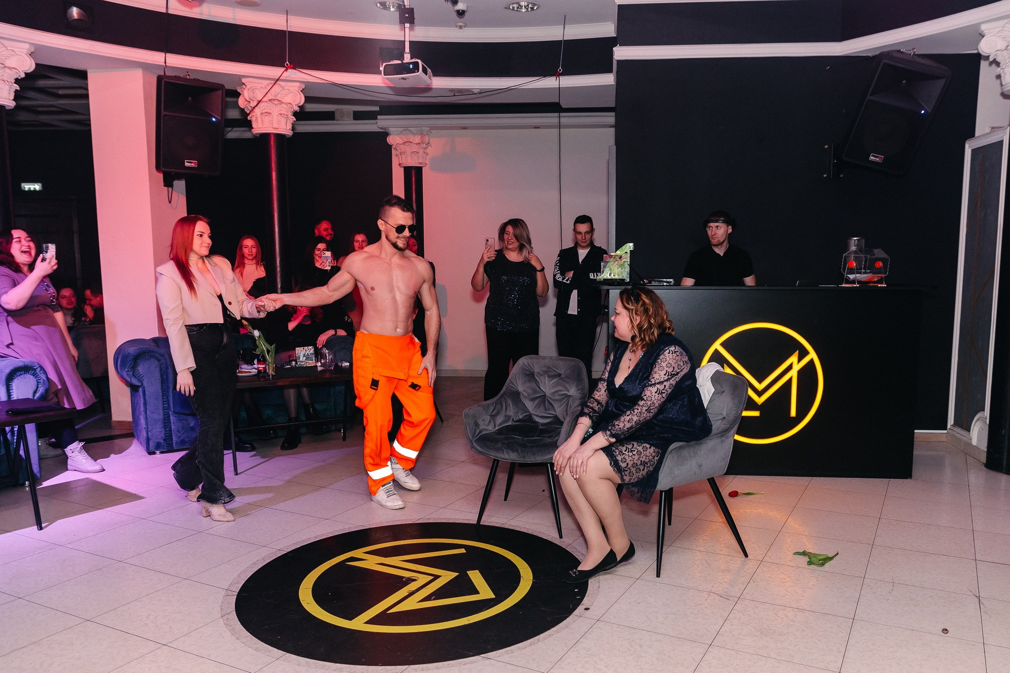 8 марта в лаунж-баре Major 2024. Свадебный, семейный и детский фотограф в Калининграде Елена Кравцова