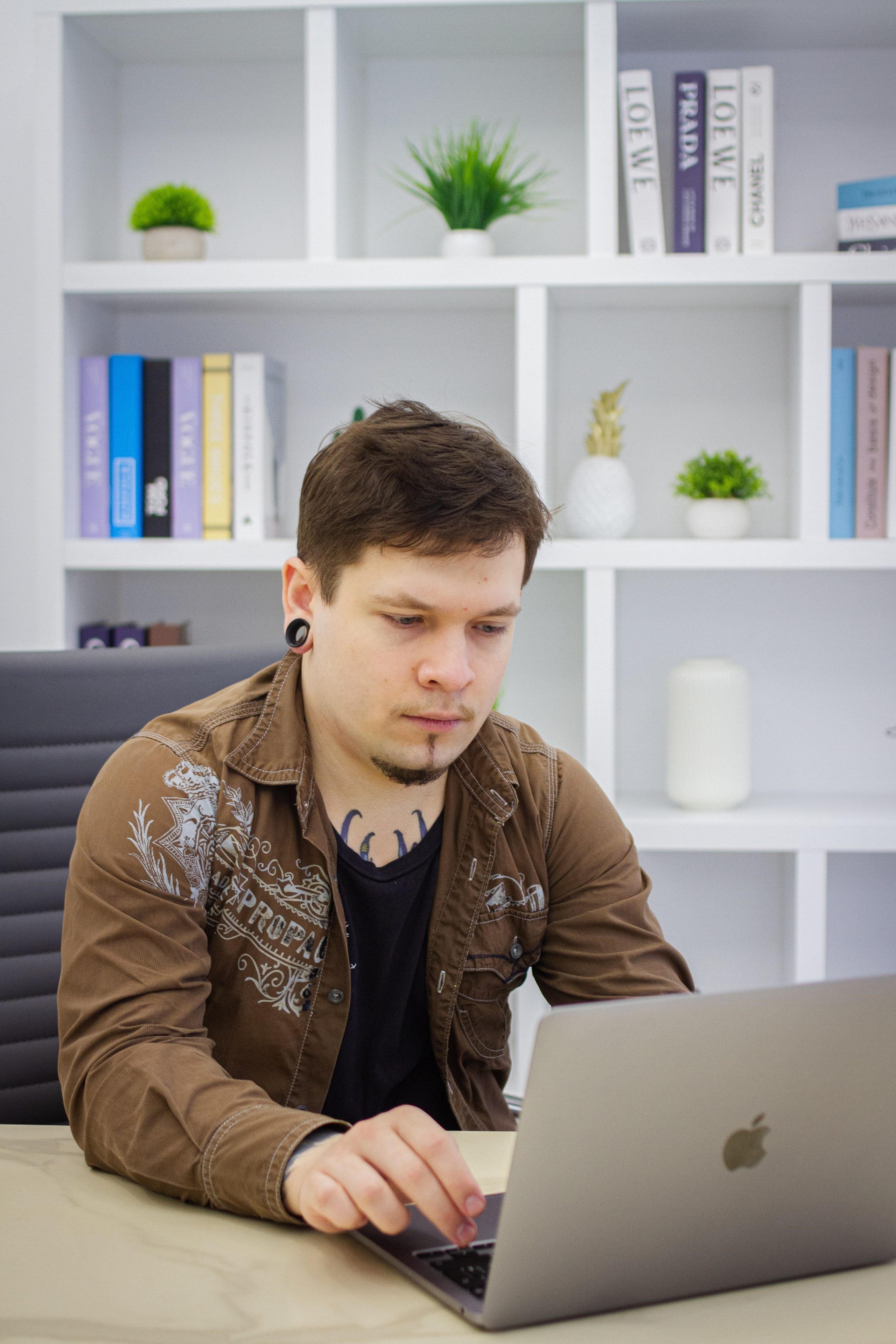 Владислав. Главная