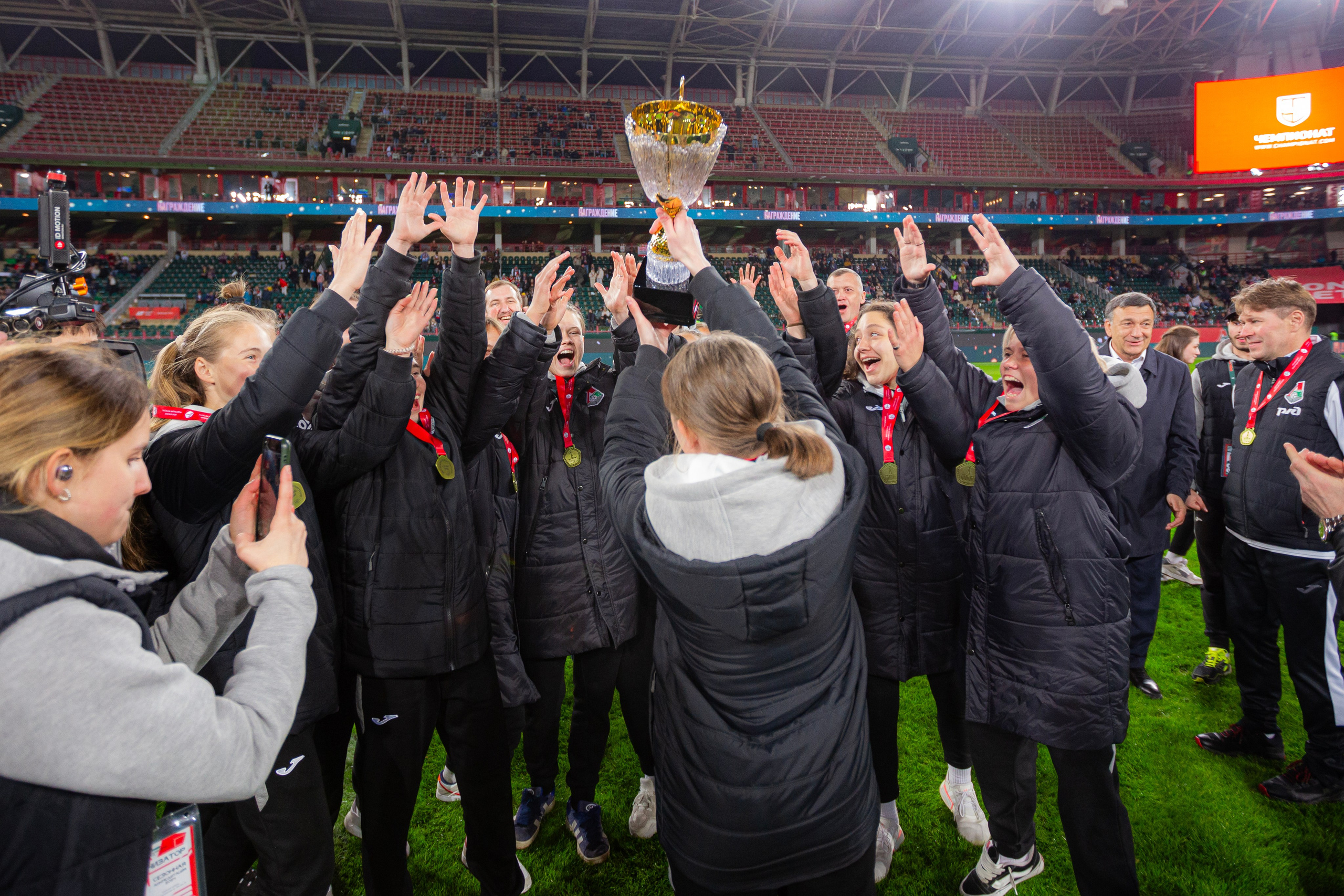 НАГРАЖДЕНИЕ ЖЕНСКОГО ОТДЕЛЕНИЯ АКАДЕМИИ ФК ЛОКОМОТИВ. Artem Zenin Photography