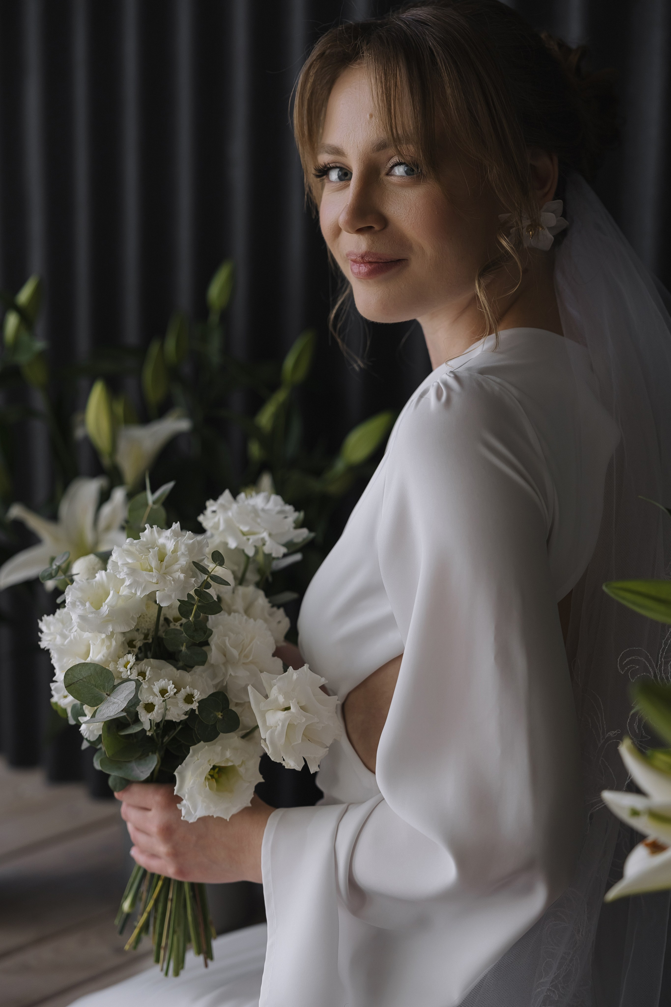 Букет невесты в Красноярске, оформление свадьбы в Красноярске, платье невесты Красноярск, свадбеный образ Красноярск в 4 руки