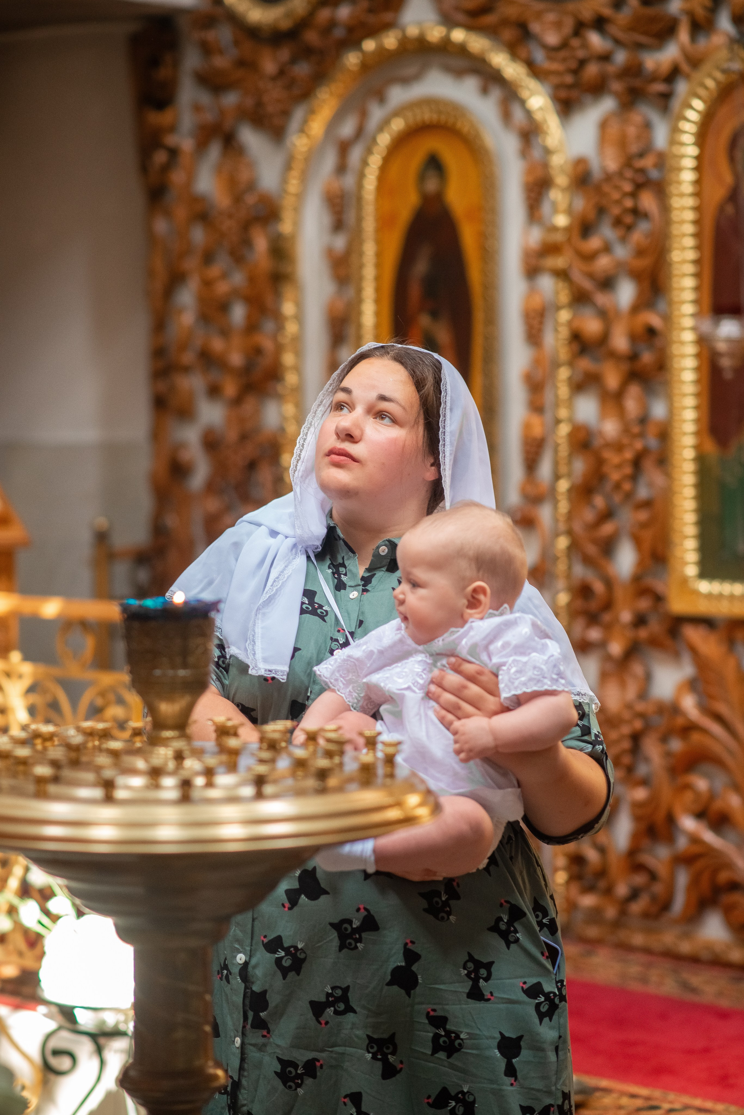 Крещение Дианы в хр. Иконы Минской. Семейный фотограф на выписку из роддома и крещение Минск Настя Гришук