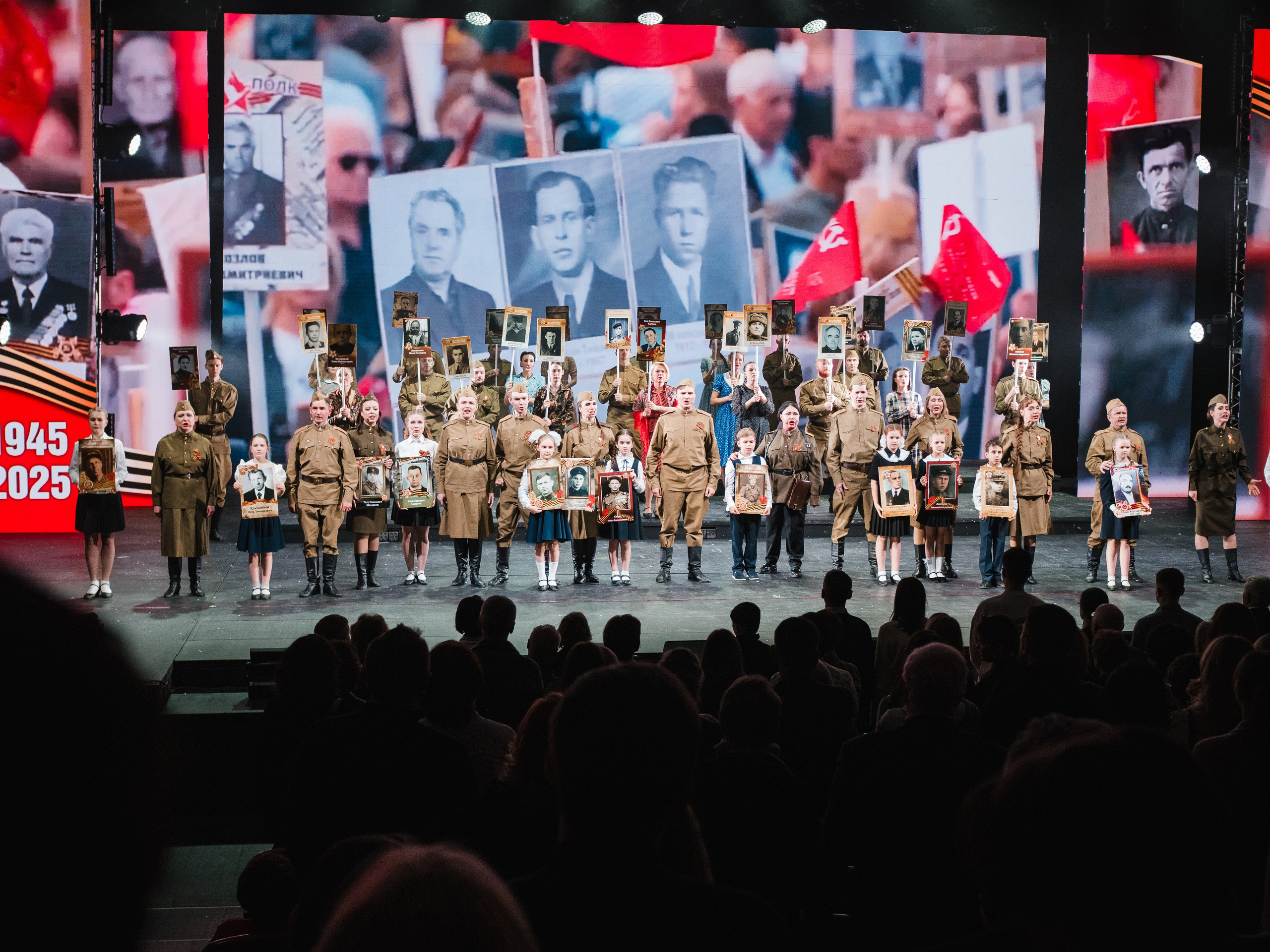 Василий Теркин, театр «Русская песня». Фотограф Ольга Махалова — Санкт-Петербург, Москва, Нижний Новгород