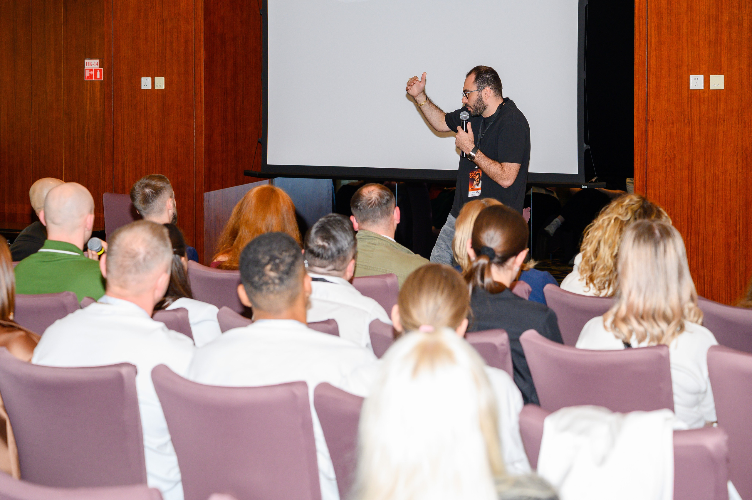 Репортажная съемка с открытия магазина. Фотоуслуги, услуги фотографа, фотографирование важных событий