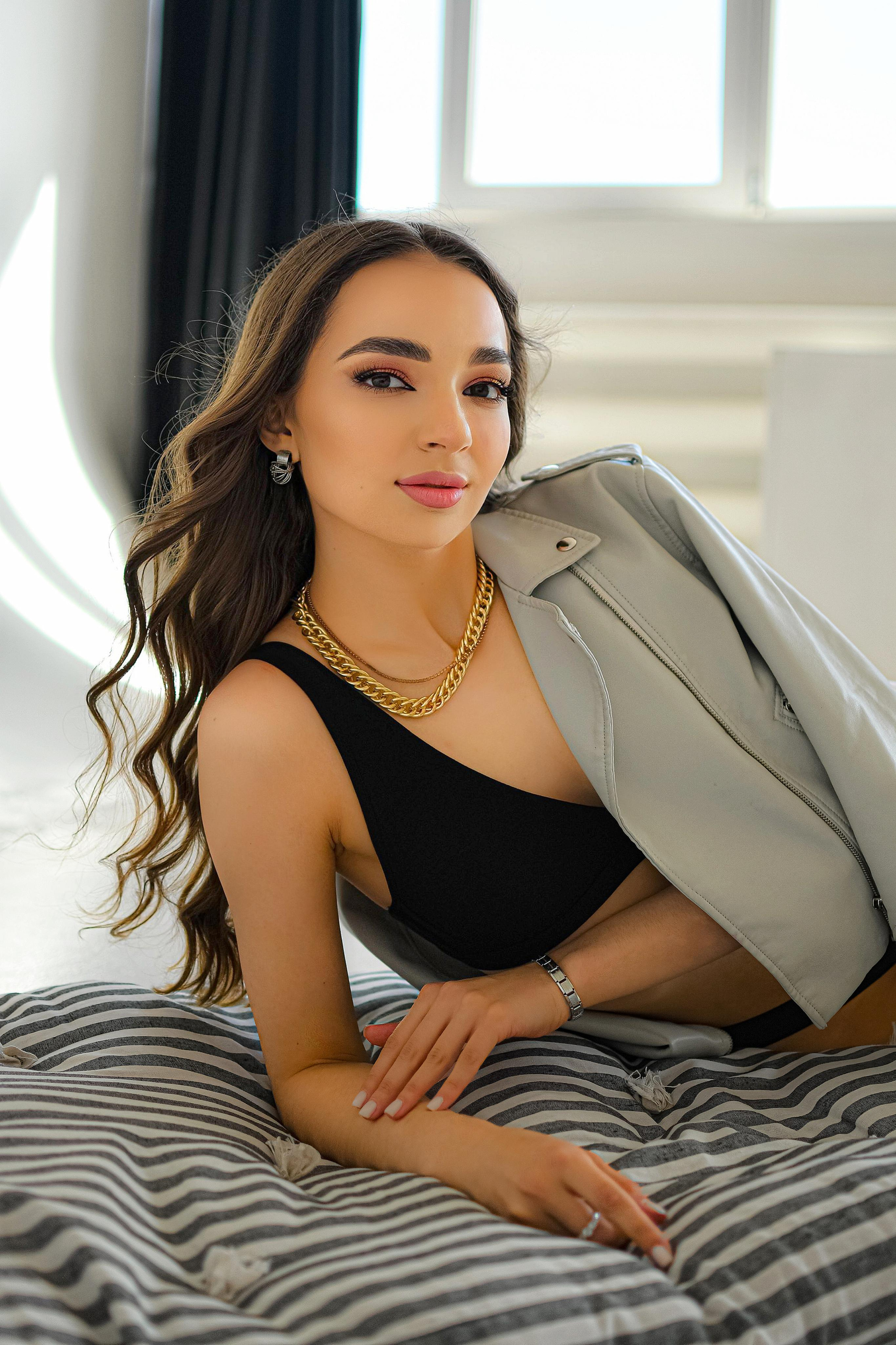 O L Y A. Photokarish