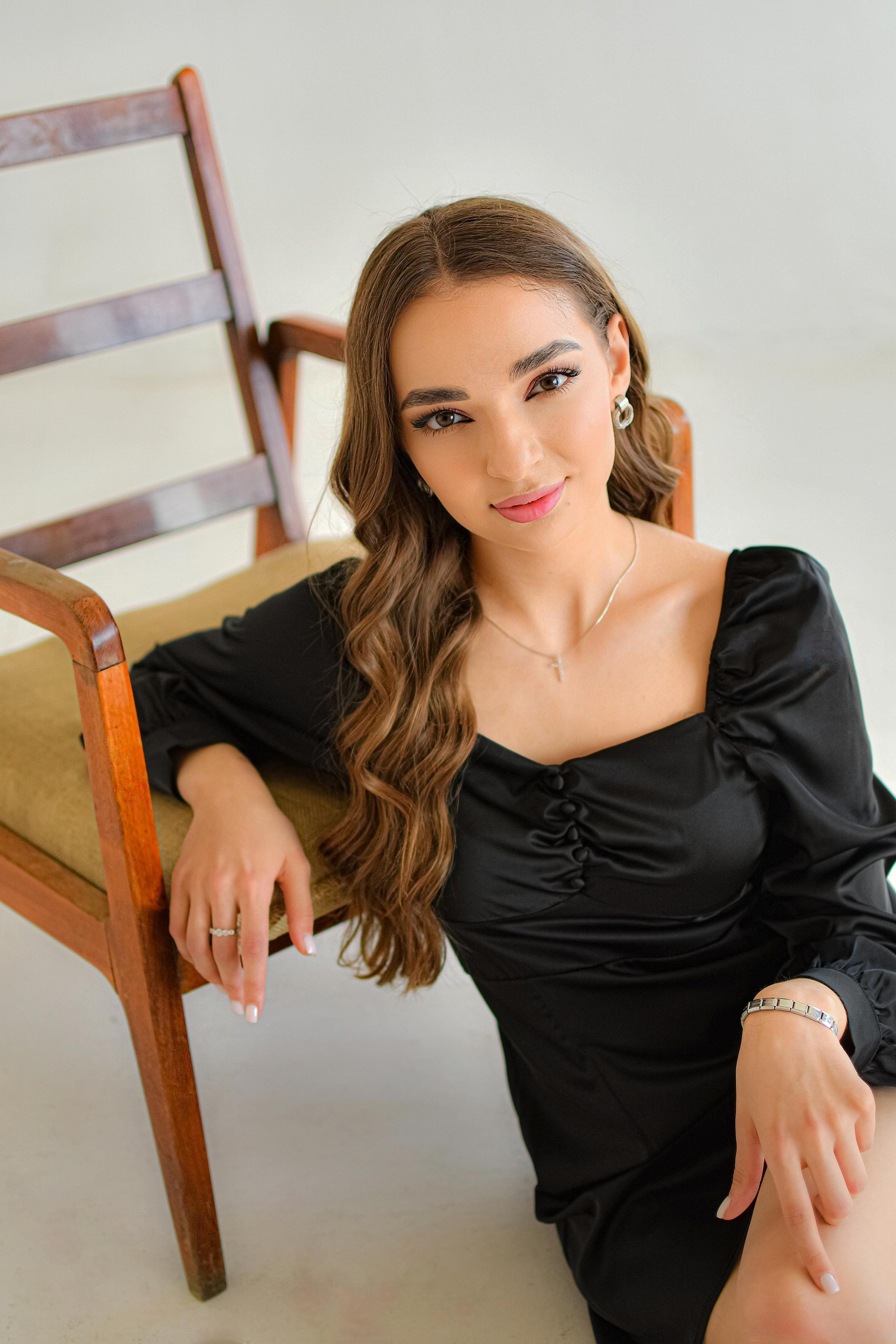 O L Y A. Photokarish