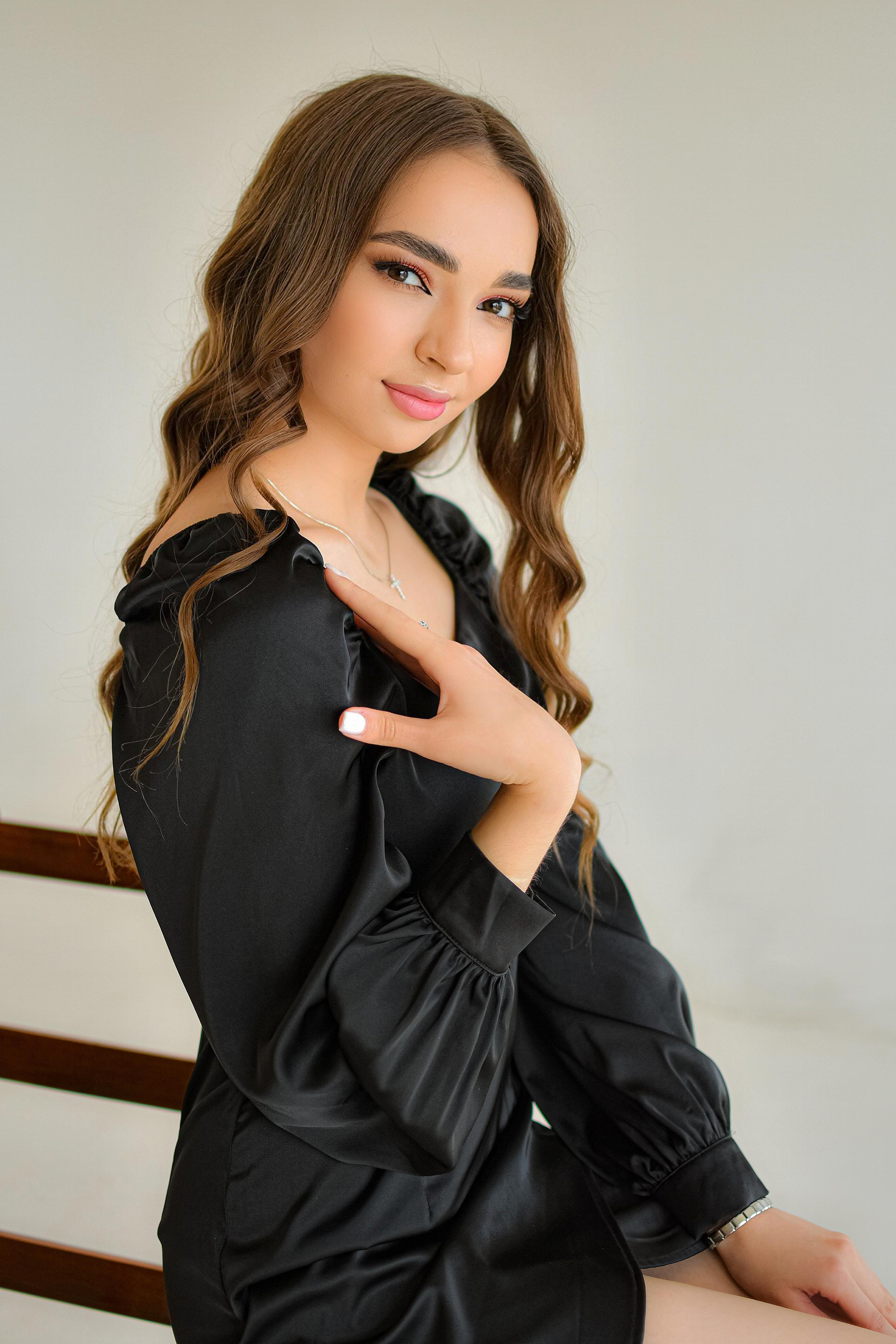 O L Y A. Photokarish